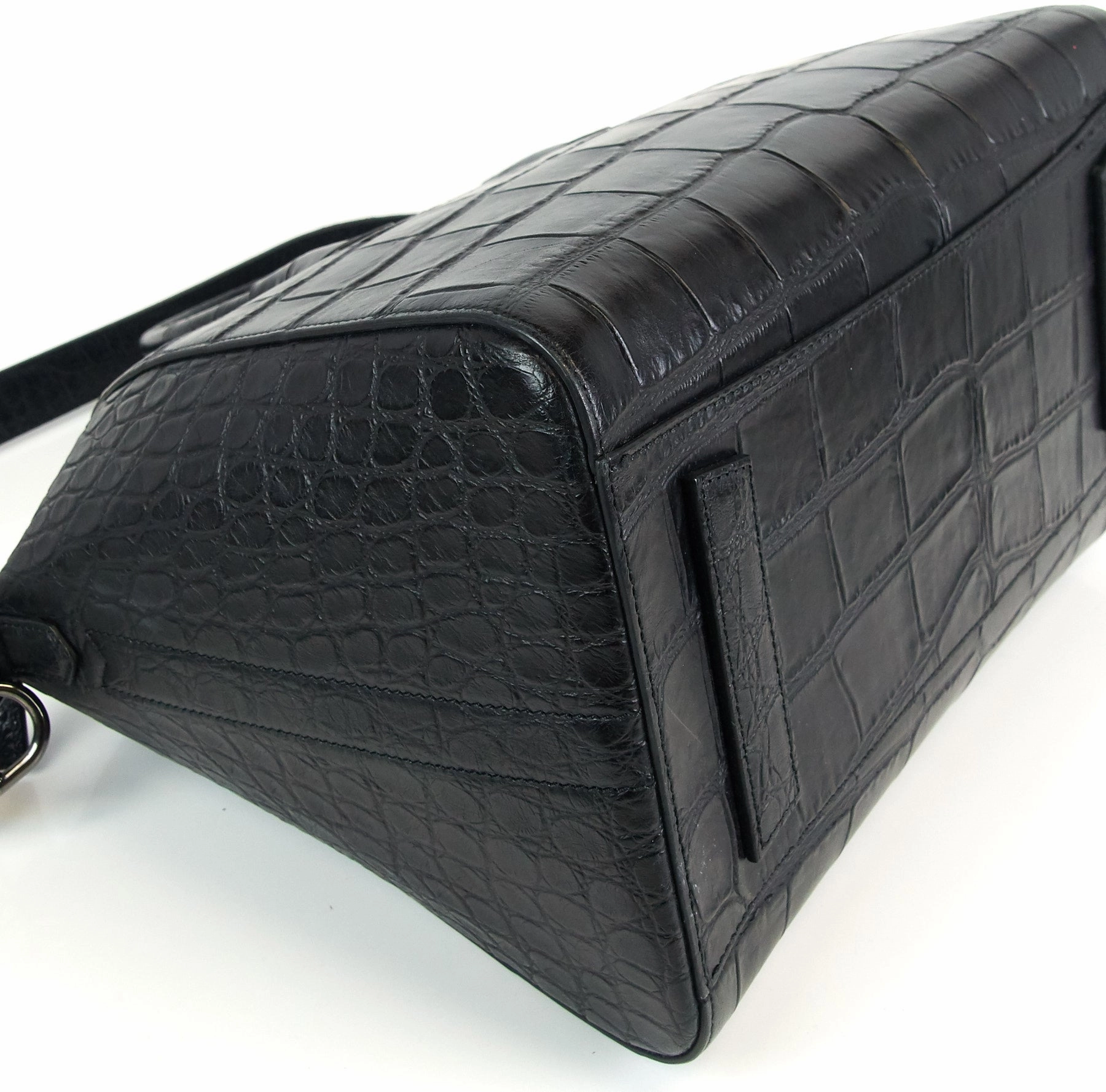 Antigona Crocodile Embossed Calf Leather Medium Bag