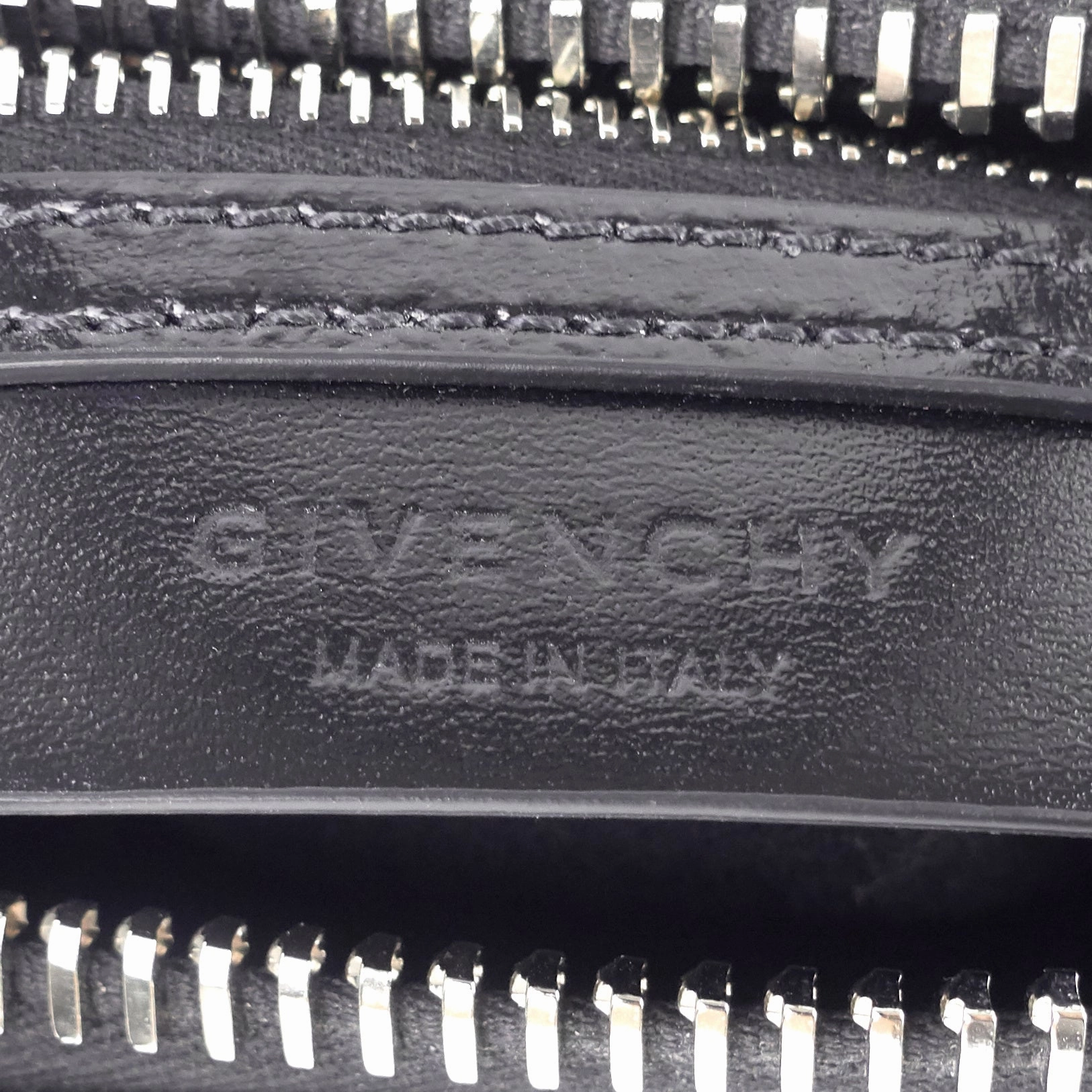 Antigona G Chain Mini Calfskin Leather Bag