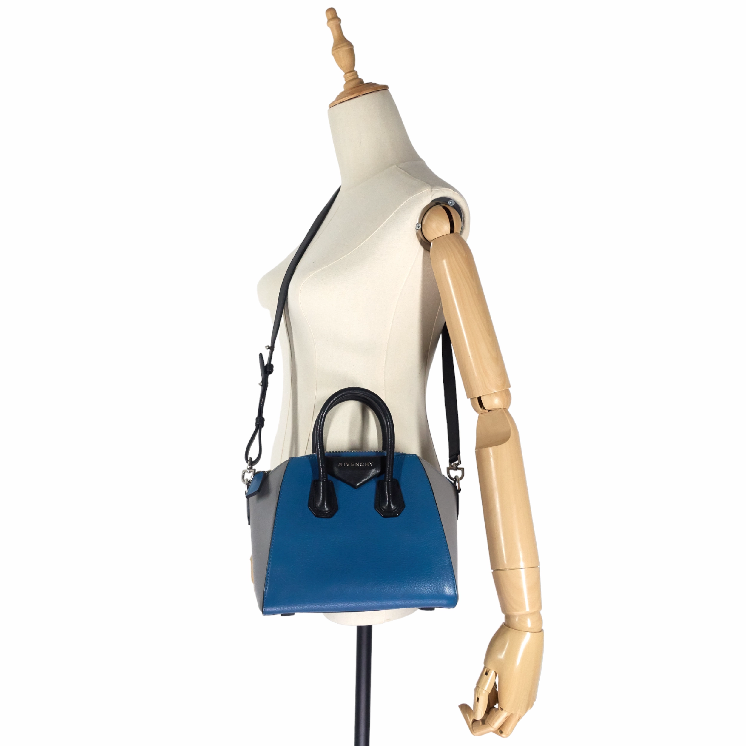 Antigona Medium Tricolour Calfskin Leather Bag