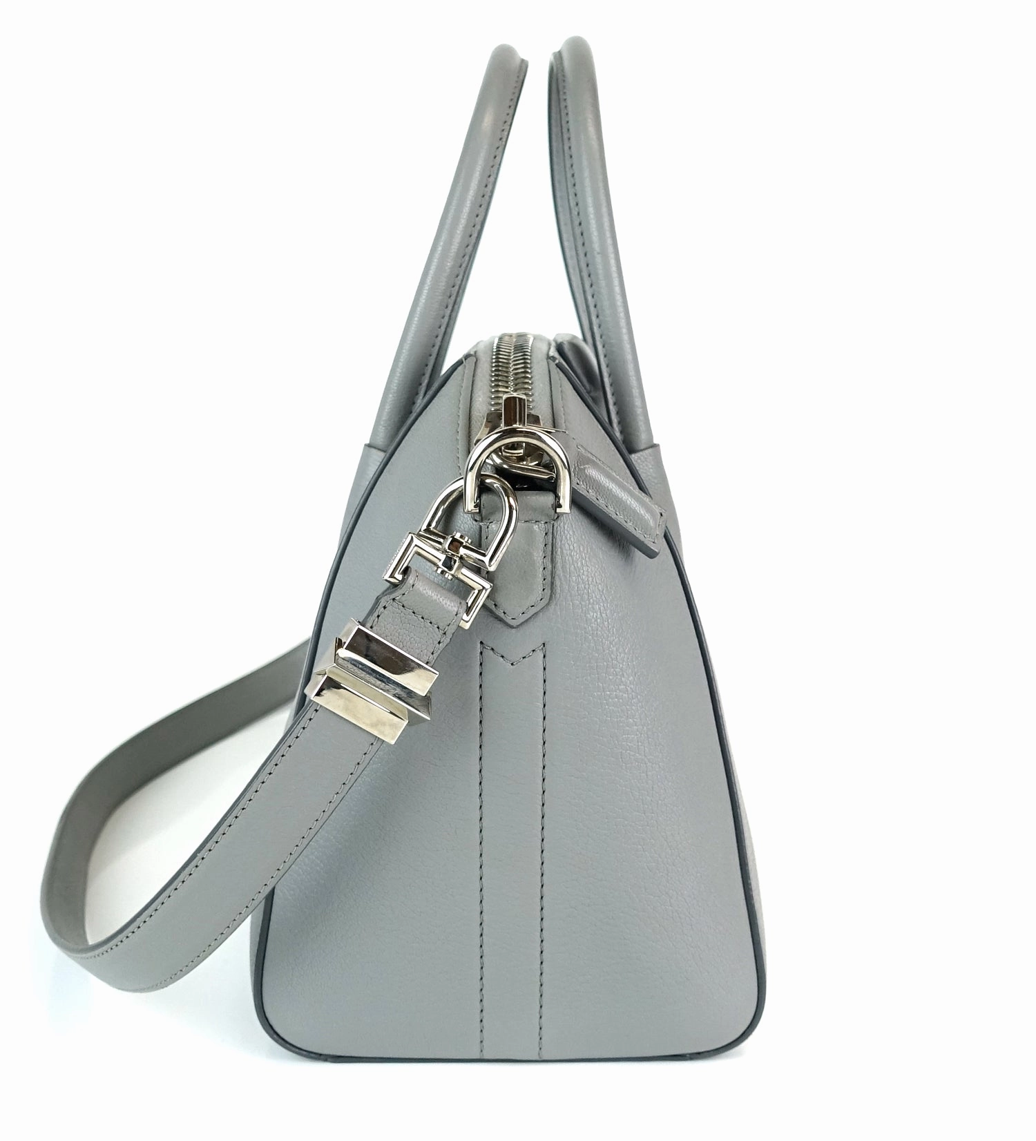 Antigona Pebbled Goat Leather Small Bag