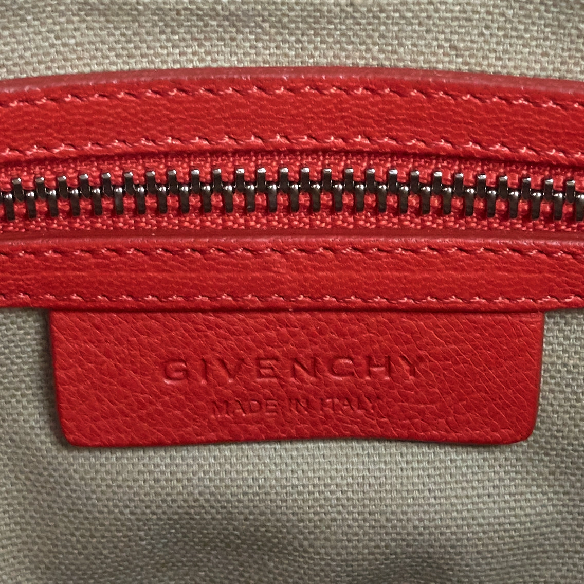 Antigona Small Goat Leather Bag