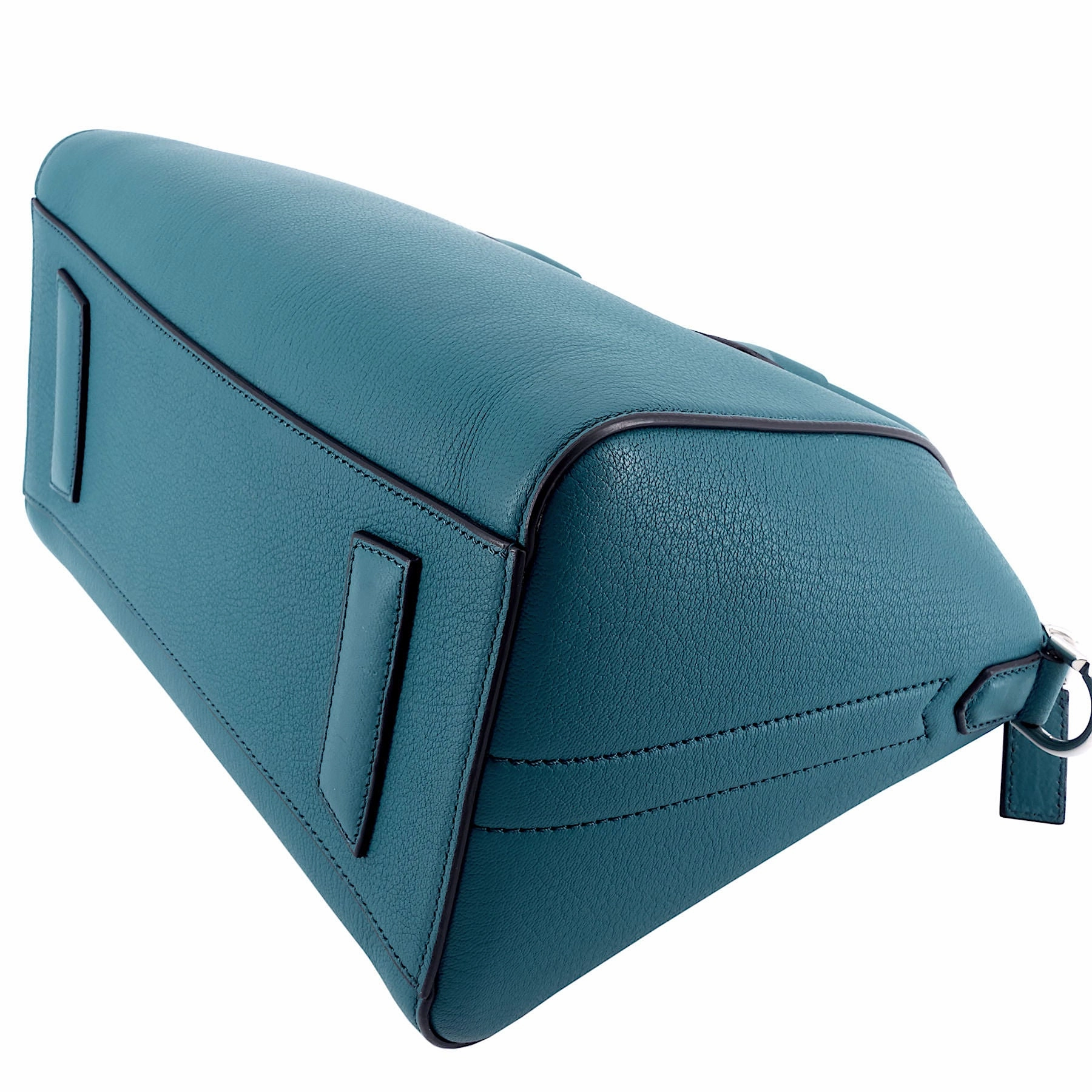 Antigona Small Pebbled Leather Bag