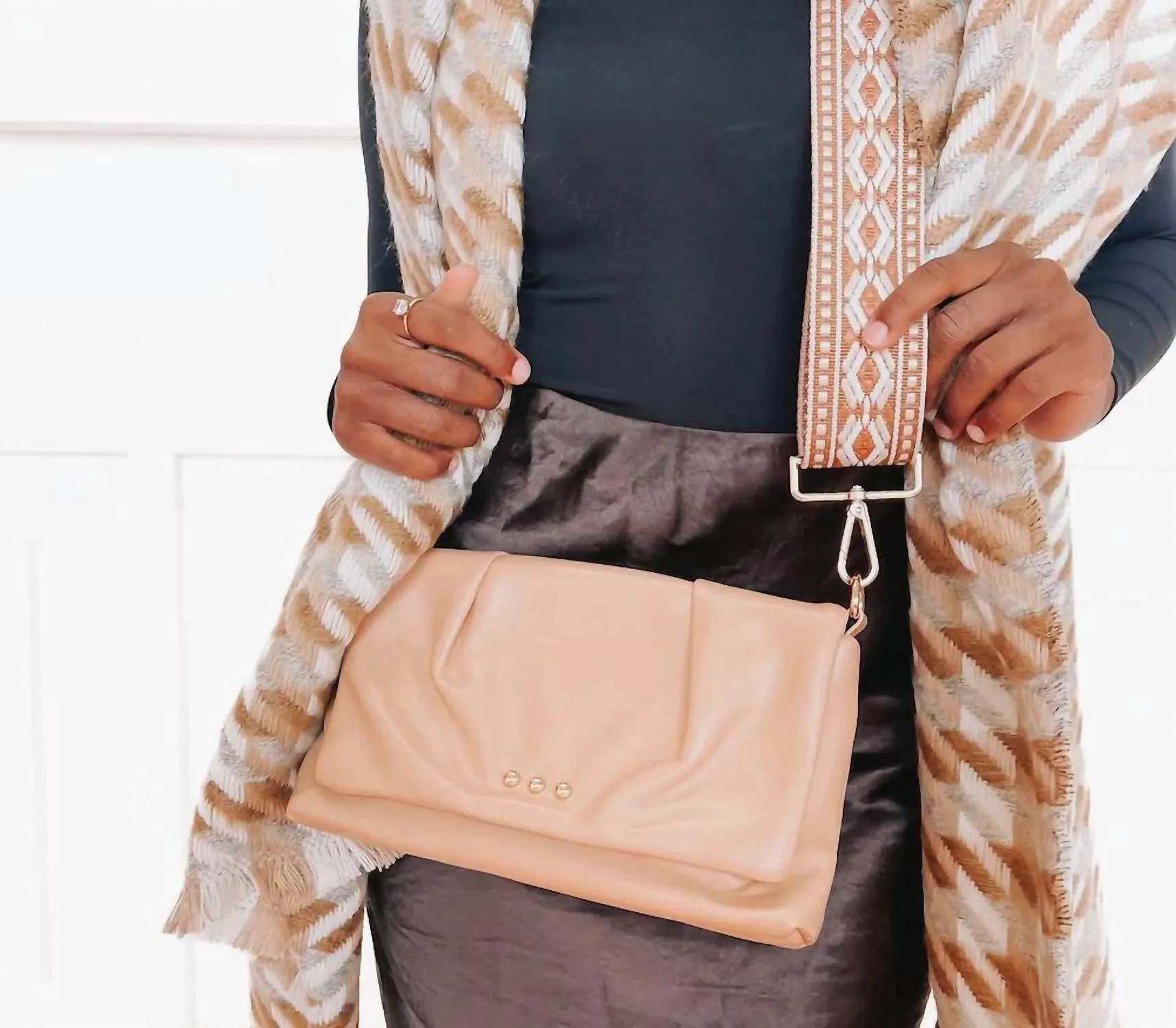 Aurora Crossbody Clutch Bag In Brown