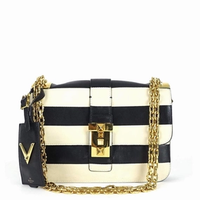 B-Rockstud Medium Calf Leather Shoulder Bag