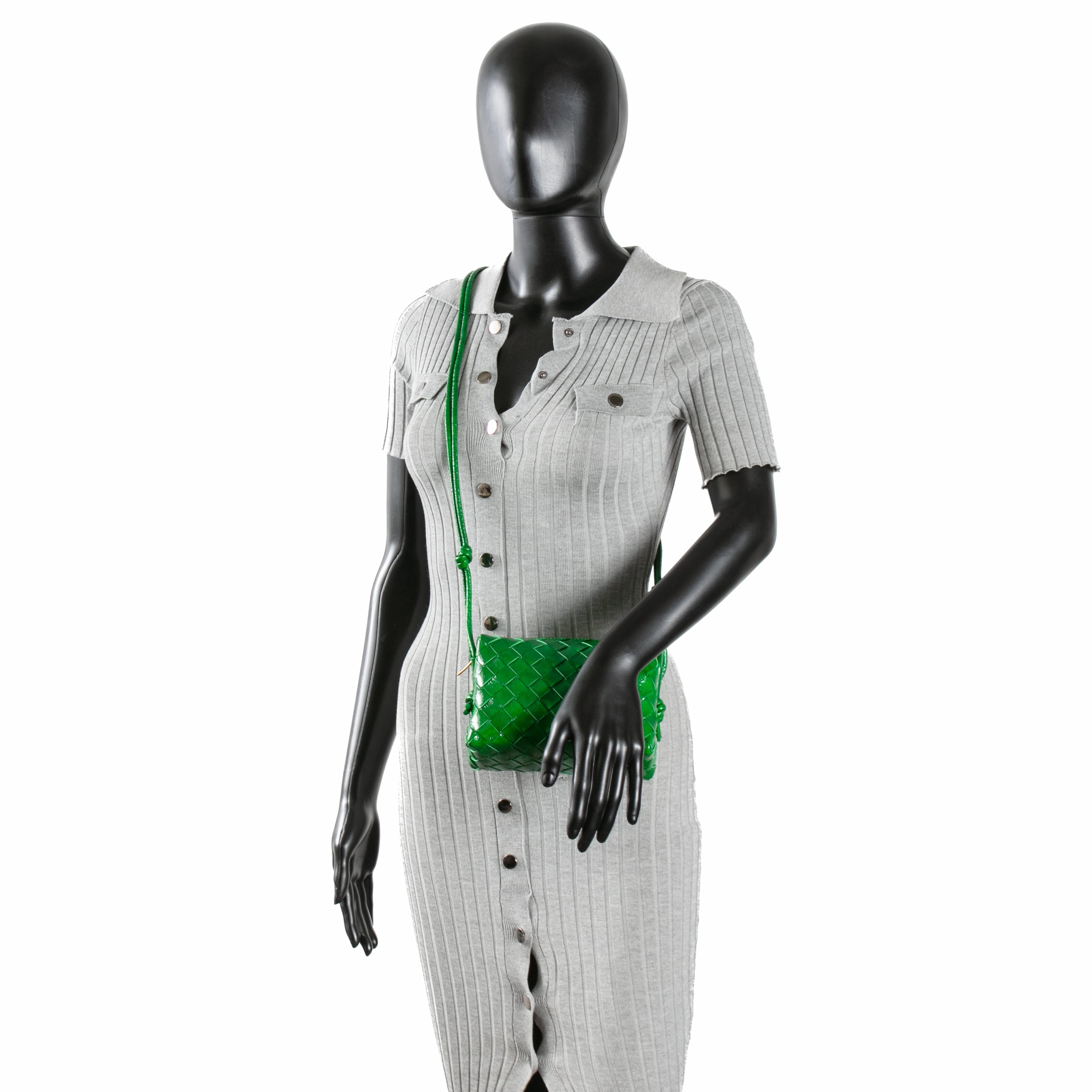 BOTTEGA VENETTA Patent Intrecciato Mini Loop Camera Bag - Green