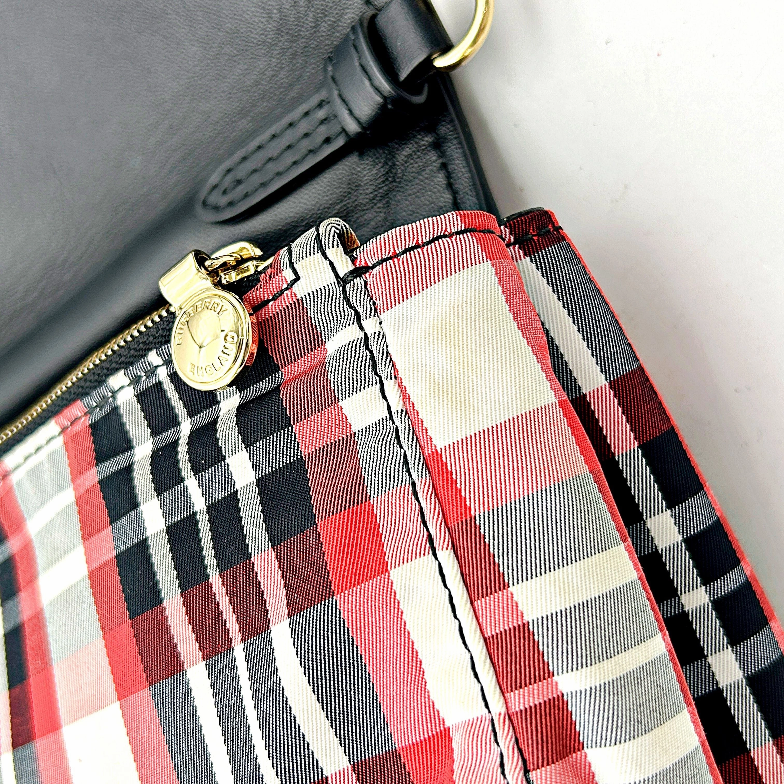 BURBERRY Nylon Hackberry Crossbody Bag Red Black White bb8835cc