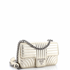 Chain Flap Shoulder Bag Diagramme Quilted Leather Medium