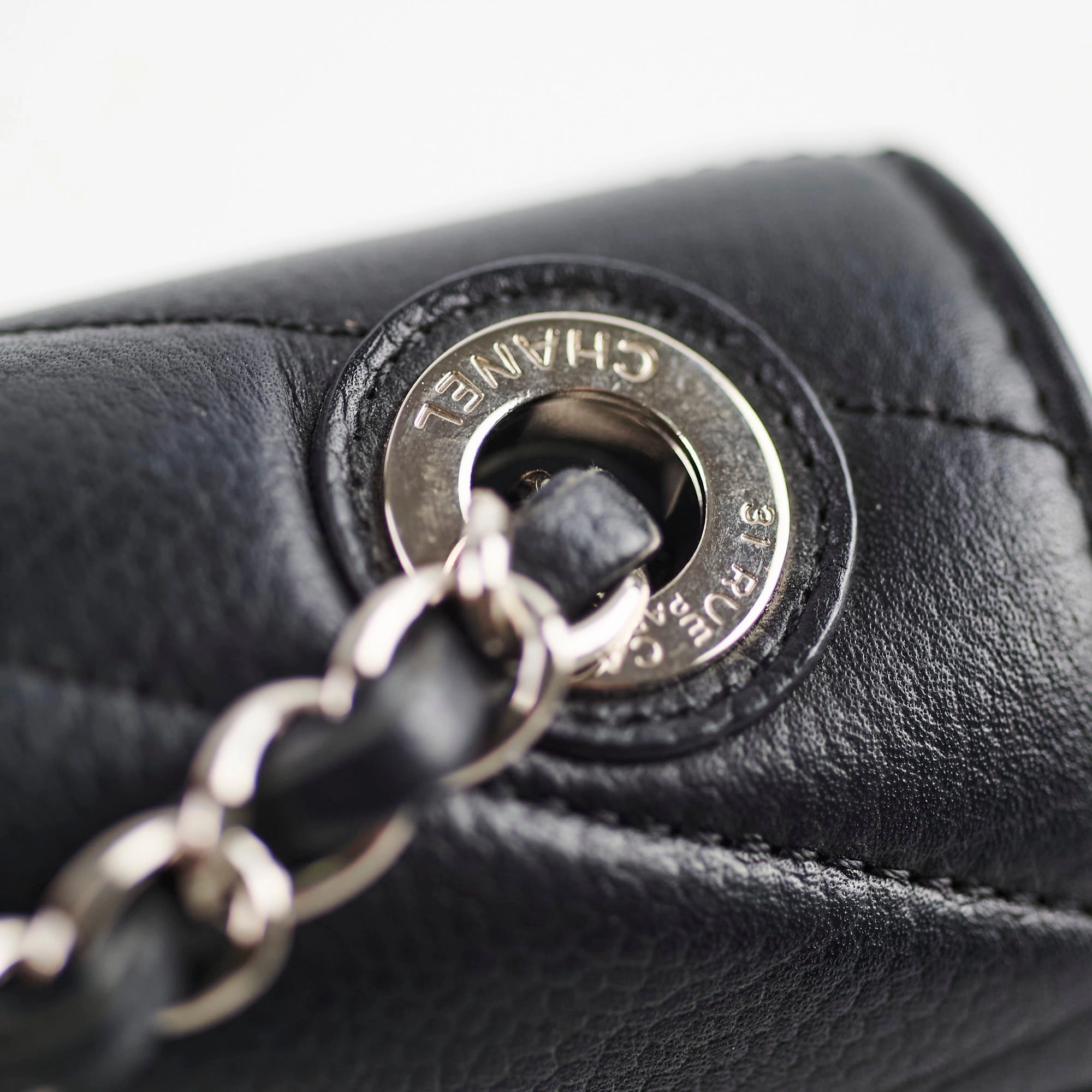 Chanel Caviar Chevron Crossbody Bag Black Series 23