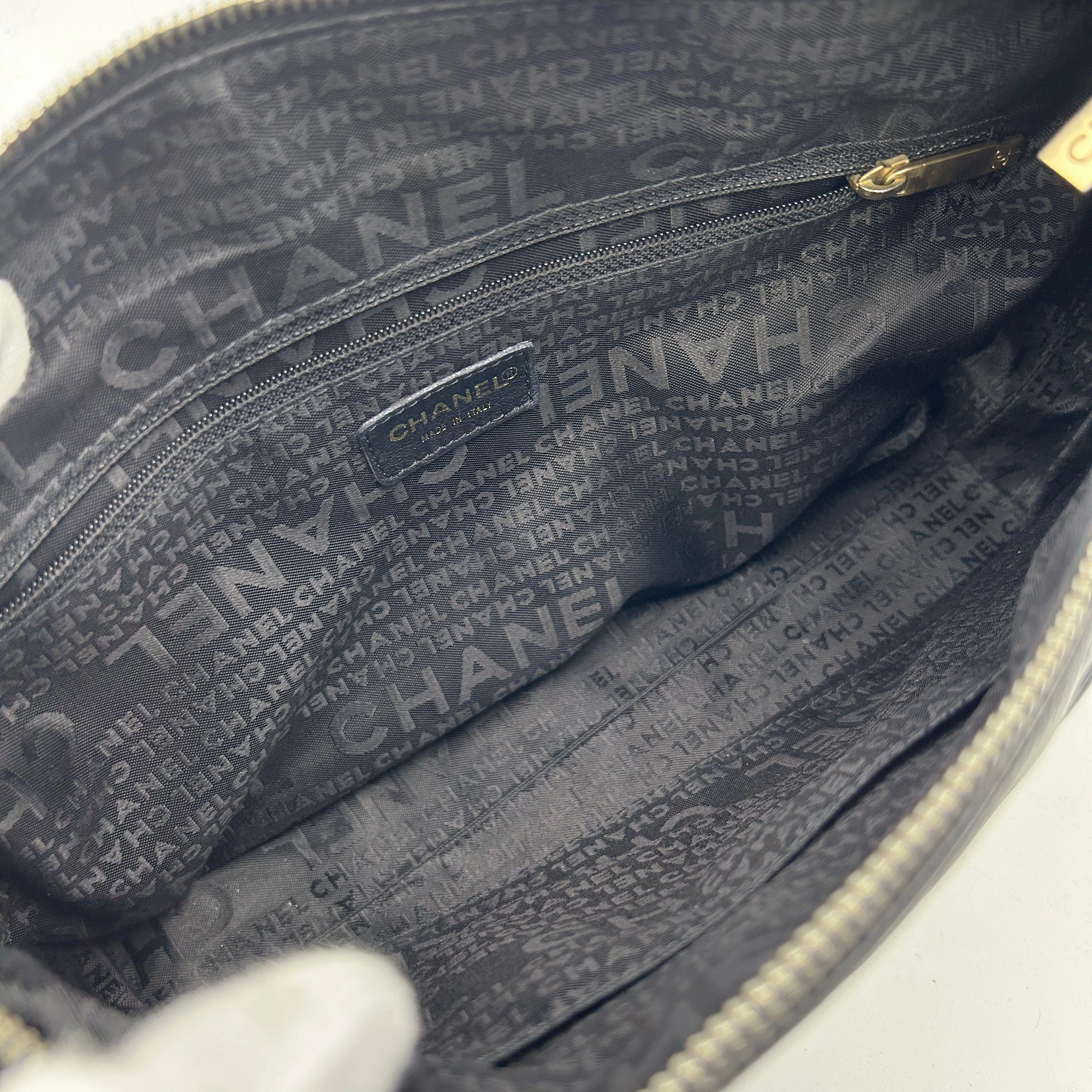Chanel Chocolate Bar CC Shoulder Bag - Black Shoulder Bags, Handbags CNQ1056