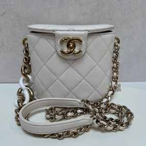 Chanel Elegant Chain Vanity Case - Crossbody Bags 3327