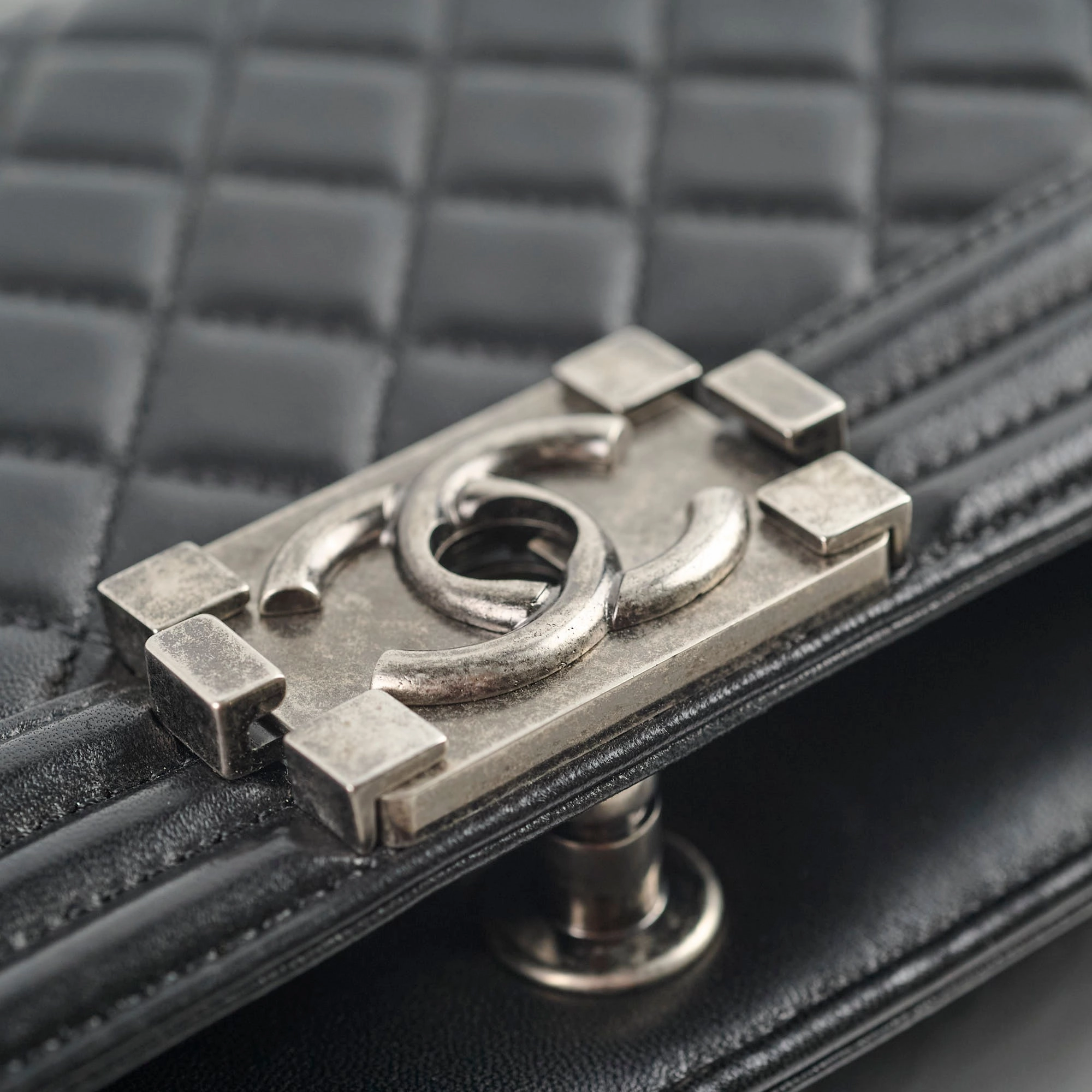 Chanel Old Medium Boy Black