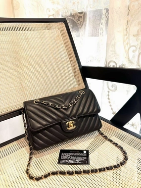 Chanel Preloved Classic Flap Bag in Black Leather Shoulder Bag