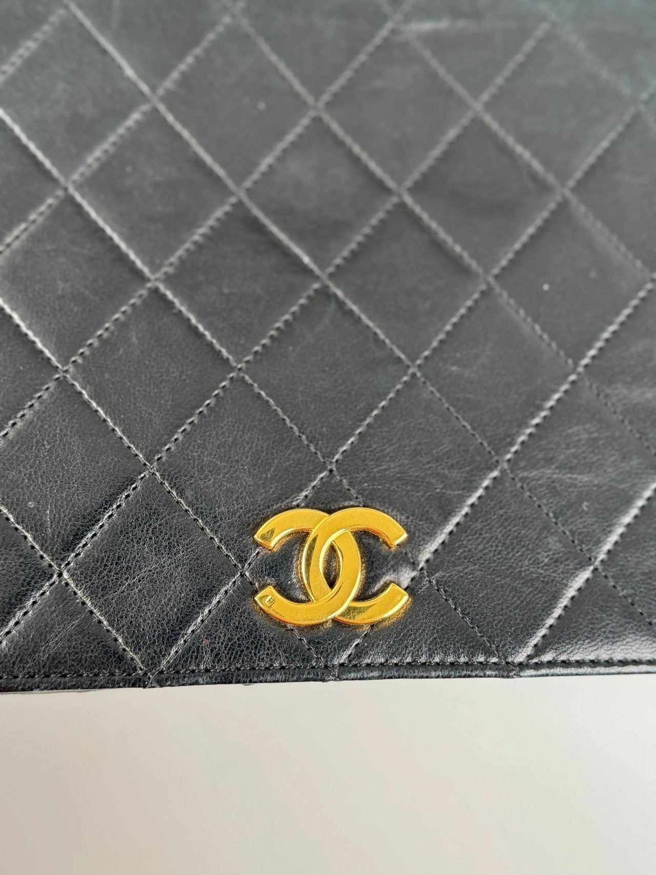 Chanel vintage Matelass Lambskin Shoulder Bag in Black with 24 k gold hardware