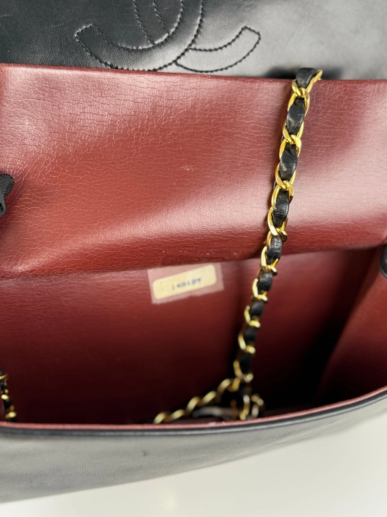 Chanel vintage Matelass Lambskin Shoulder Bag in Black with 24 k gold hardware