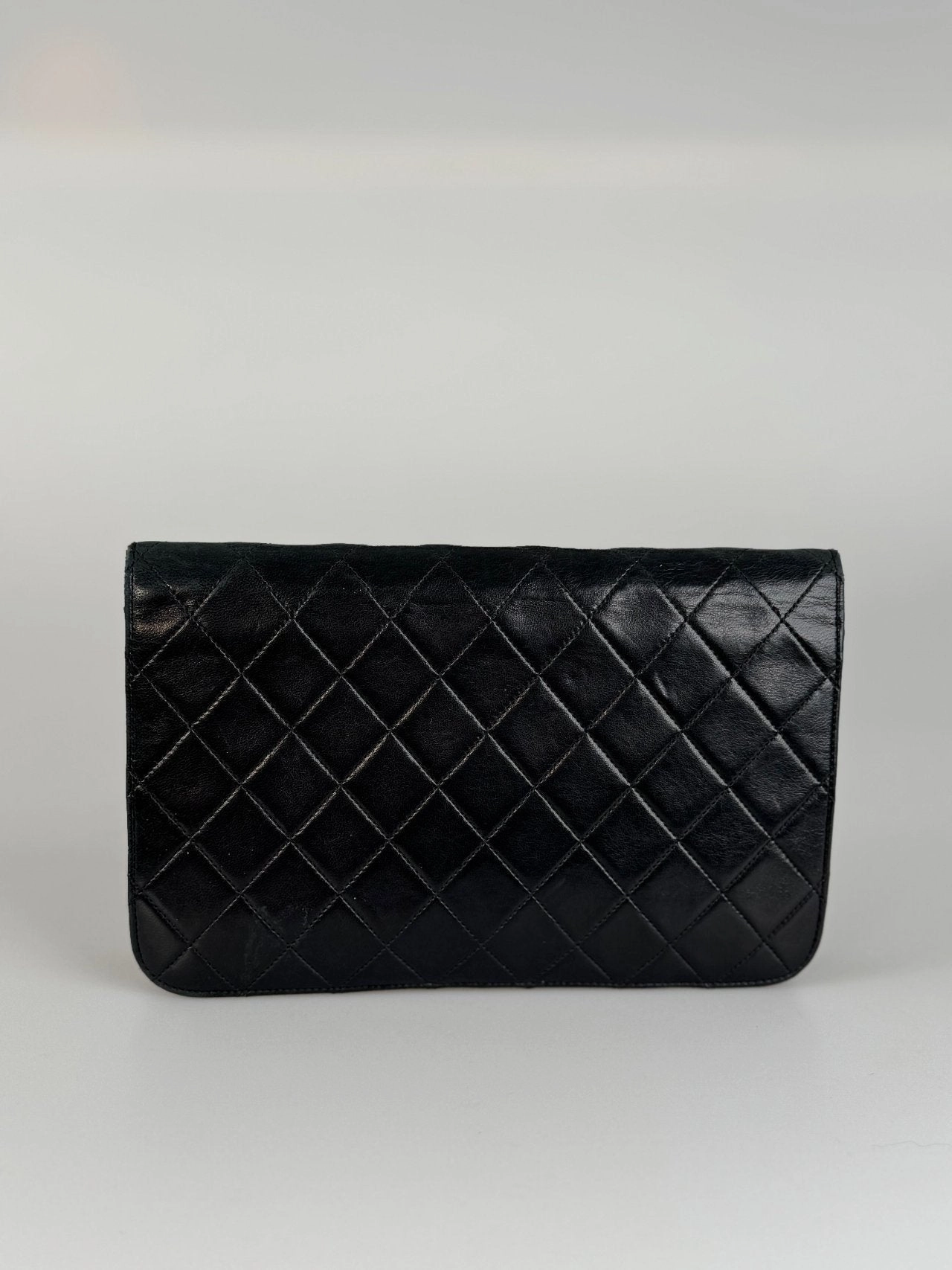 Chanel vintage Matelass Lambskin Shoulder Bag in Black with 24 k gold hardware