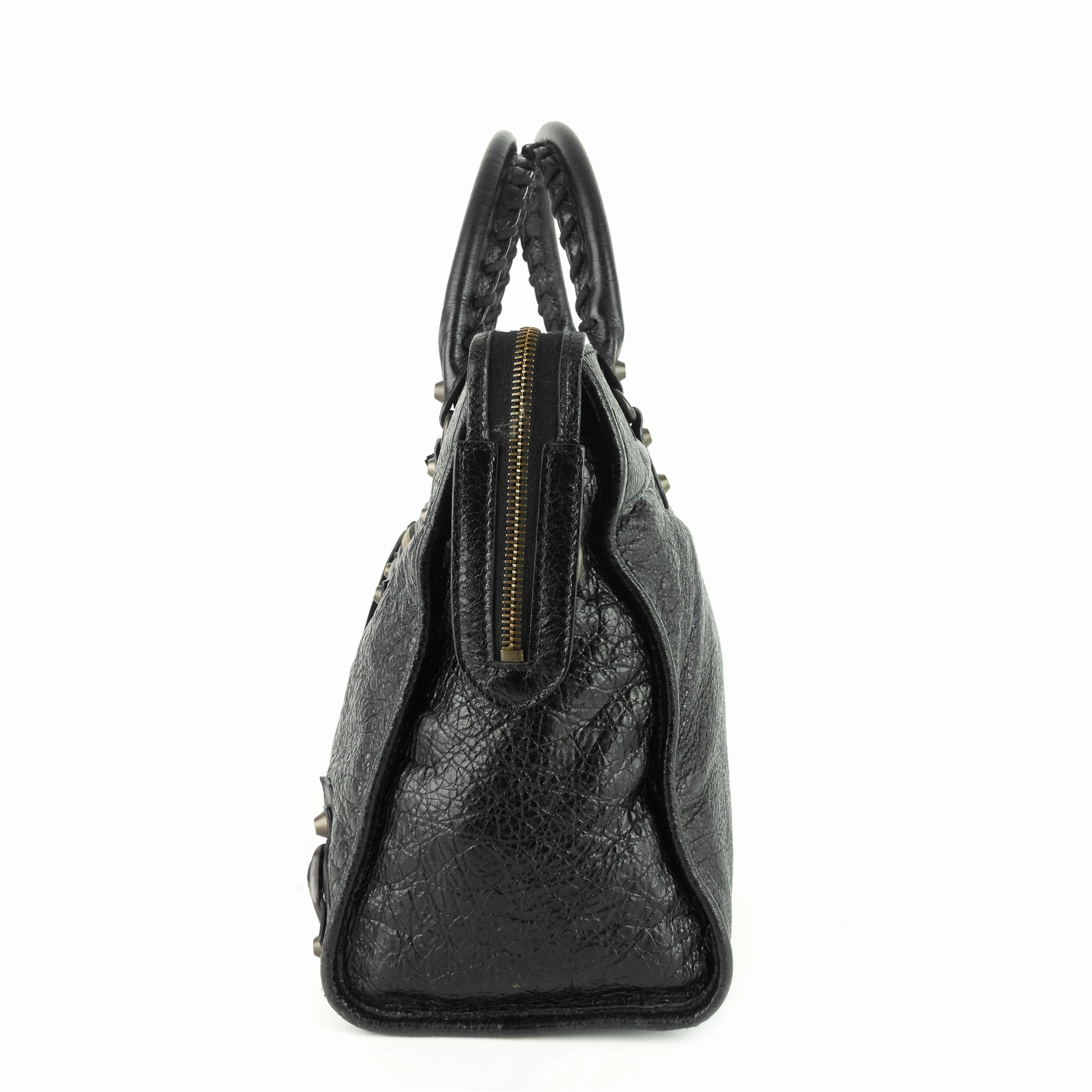City Classic Studs Medium Lambskin Leather Bag