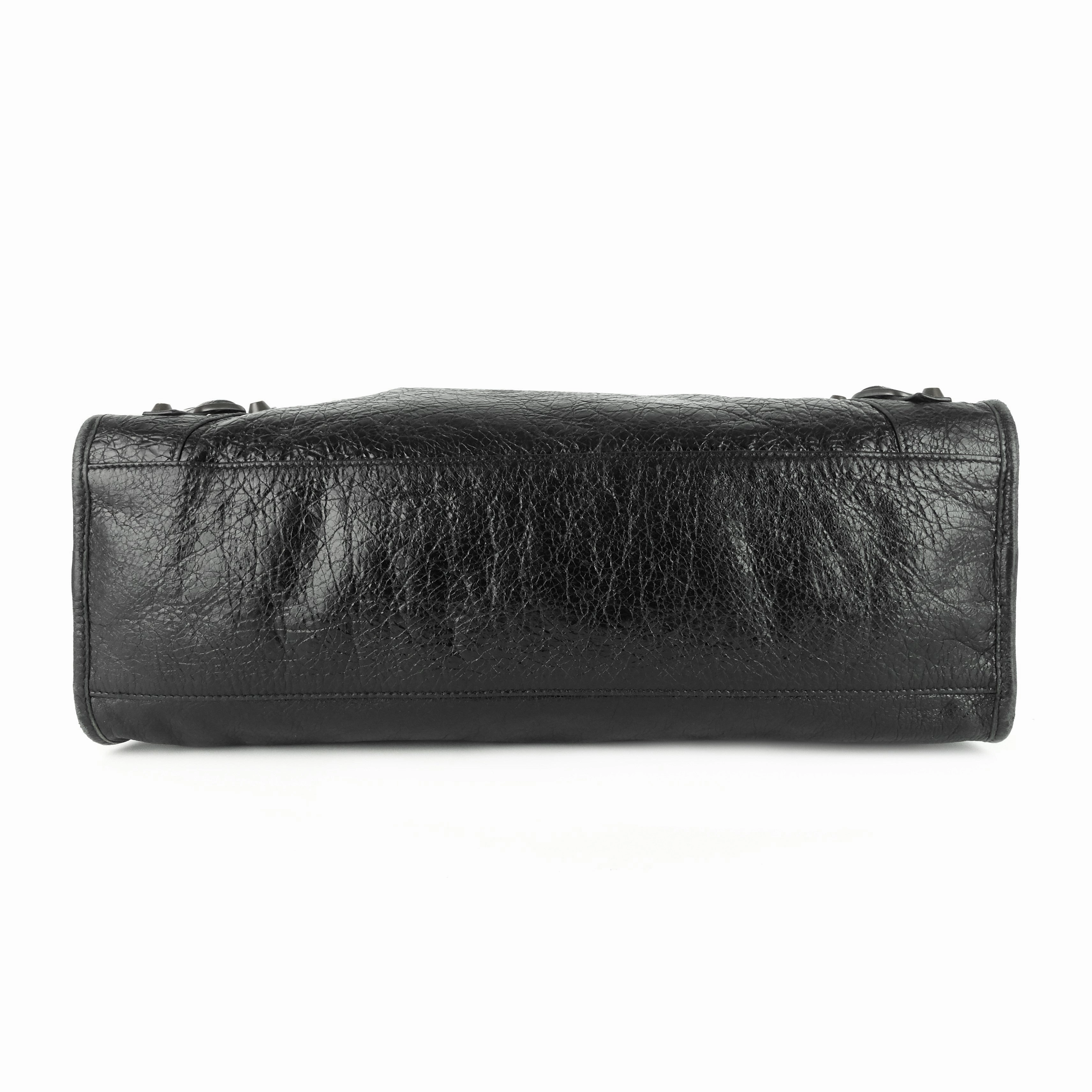 City Classic Studs Medium Lambskin Leather Bag