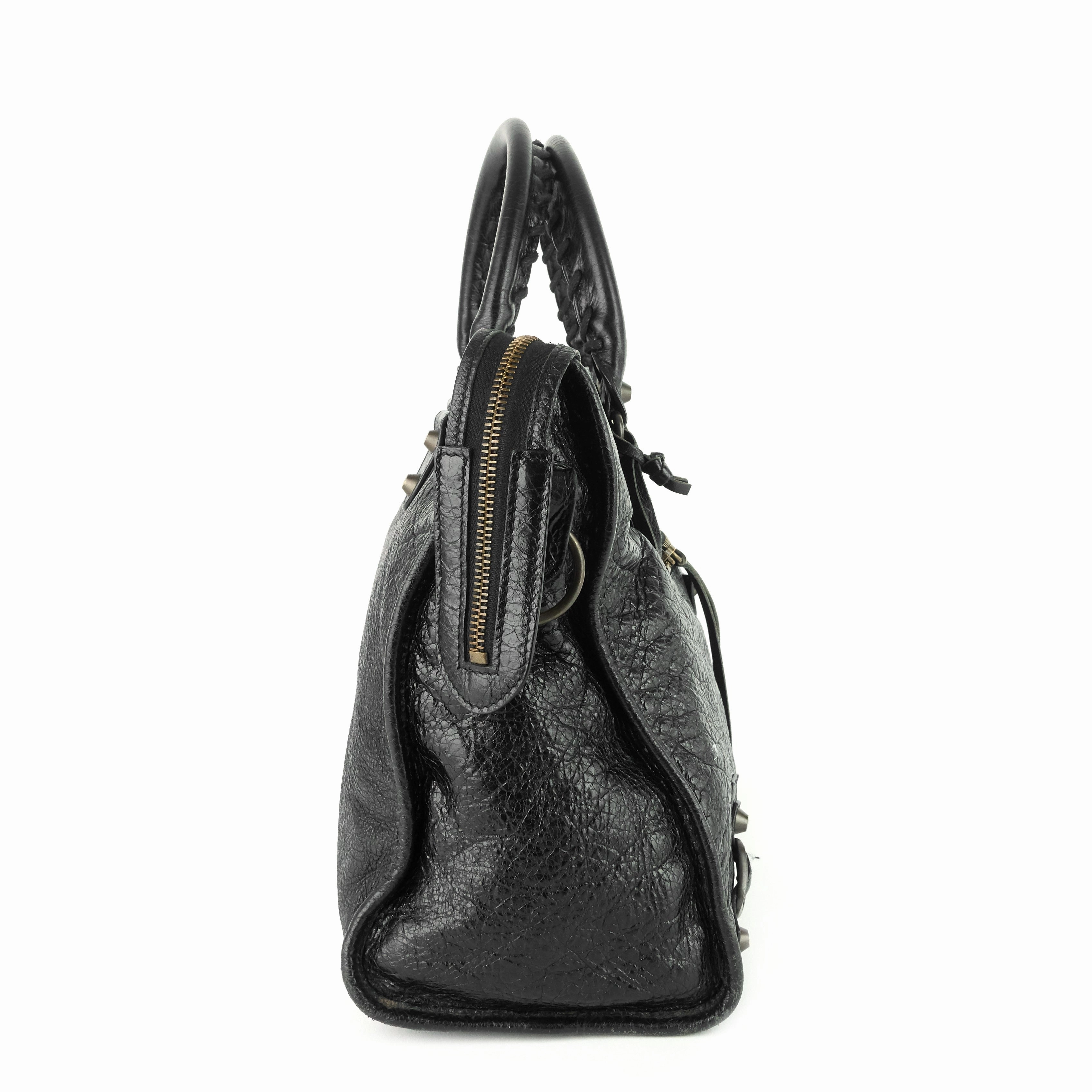 City Classic Studs Medium Lambskin Leather Bag
