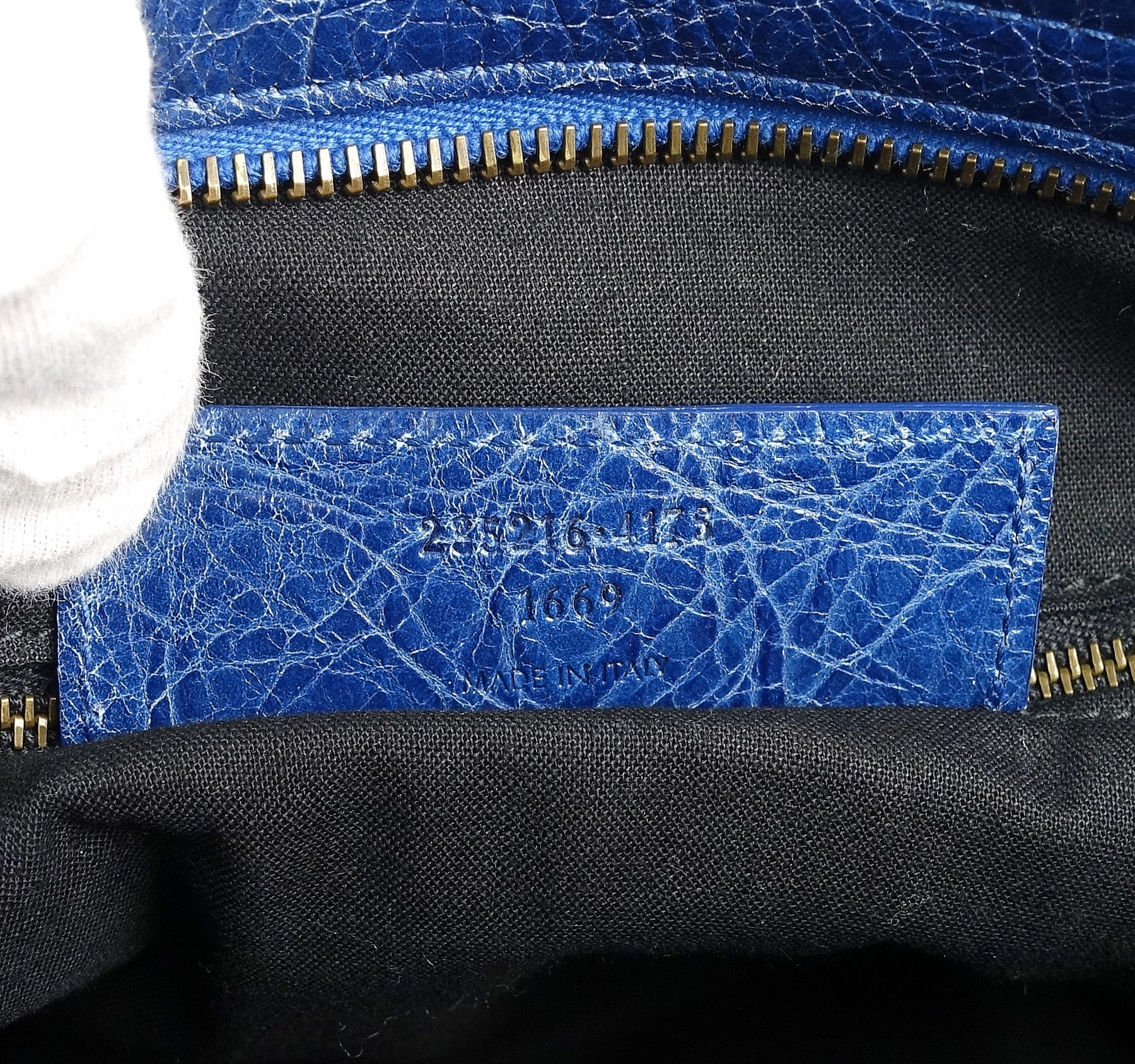 Classic Velo Agneau Leather City Bag