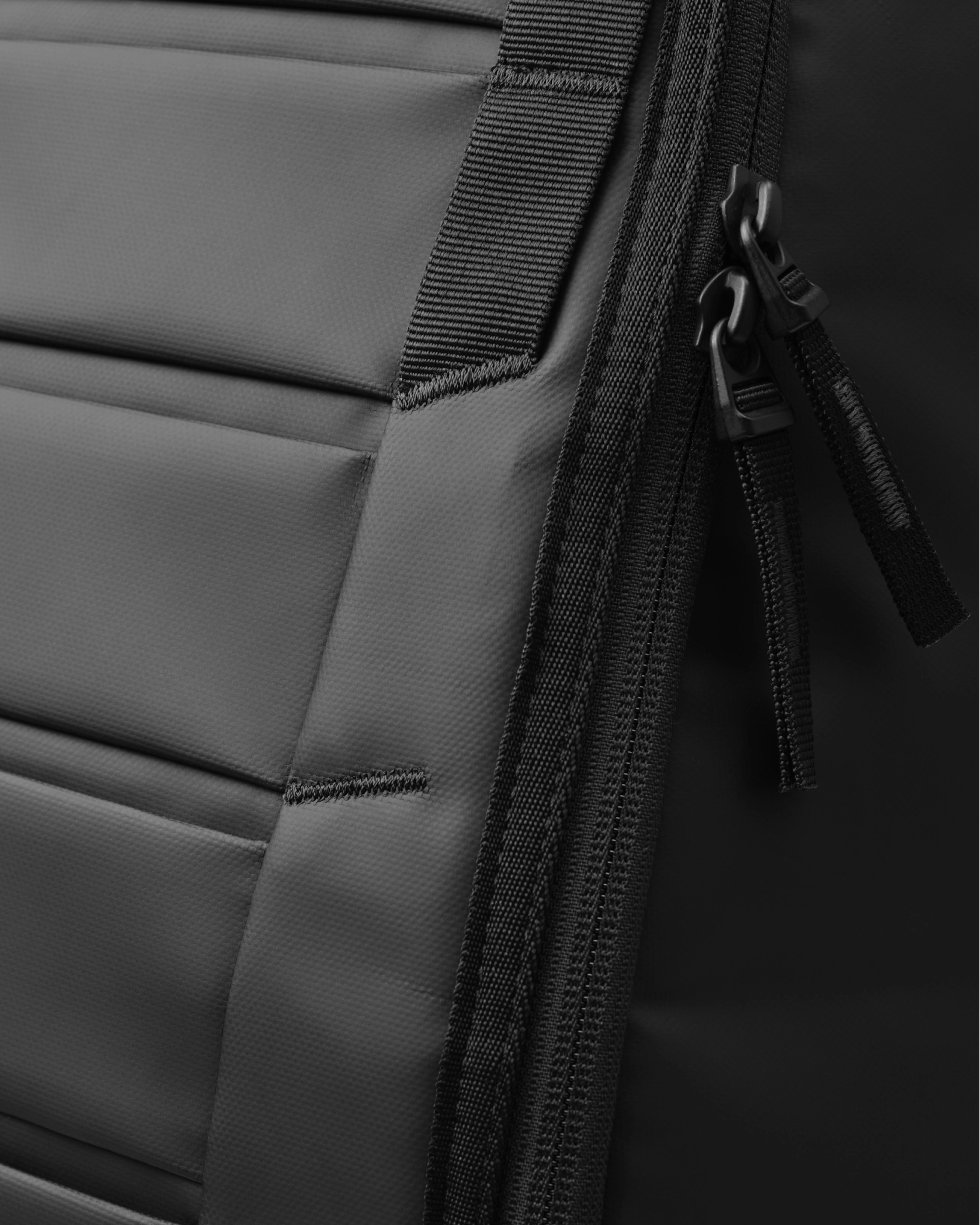 D_b_ Hugger Backpack 25L