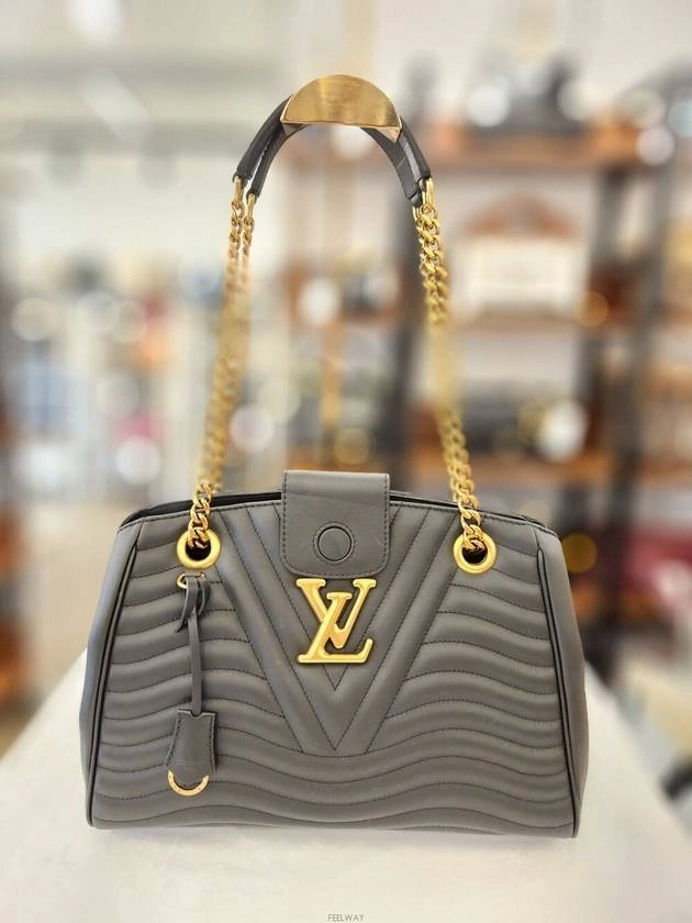 Daol Sangin Store New Wave Chain Shoulder Bag Black M51496 Condition A