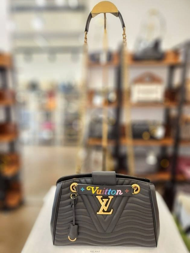 Daol Sangin Store New Wave Chain Shoulder Bag Black M51496 Condition A