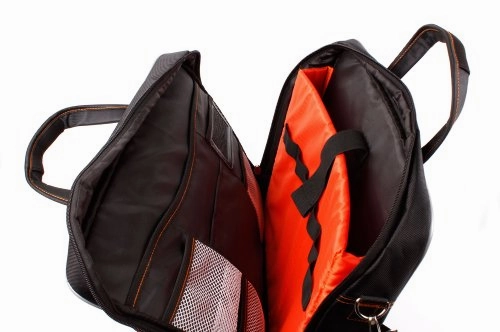 DURAGADGET Deluxe Lightweight Executive Protective 15.6" Laptop Messenger Bag Carrying Case with