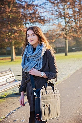 DURAGADGET Lightweight 15.6" Protective Laptop Messenger Bag Briefcase with Padded Shoulder Strap &