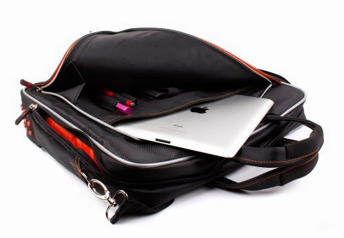 DURAGADGET Lightweight 15.6" Protective Laptop Messenger Bag Briefcase with Padded Shoulder Strap &