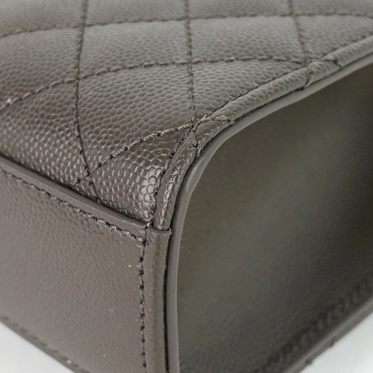 Envelope Medium Grain de Poudre Matelass Calfskin Shoulder Bag