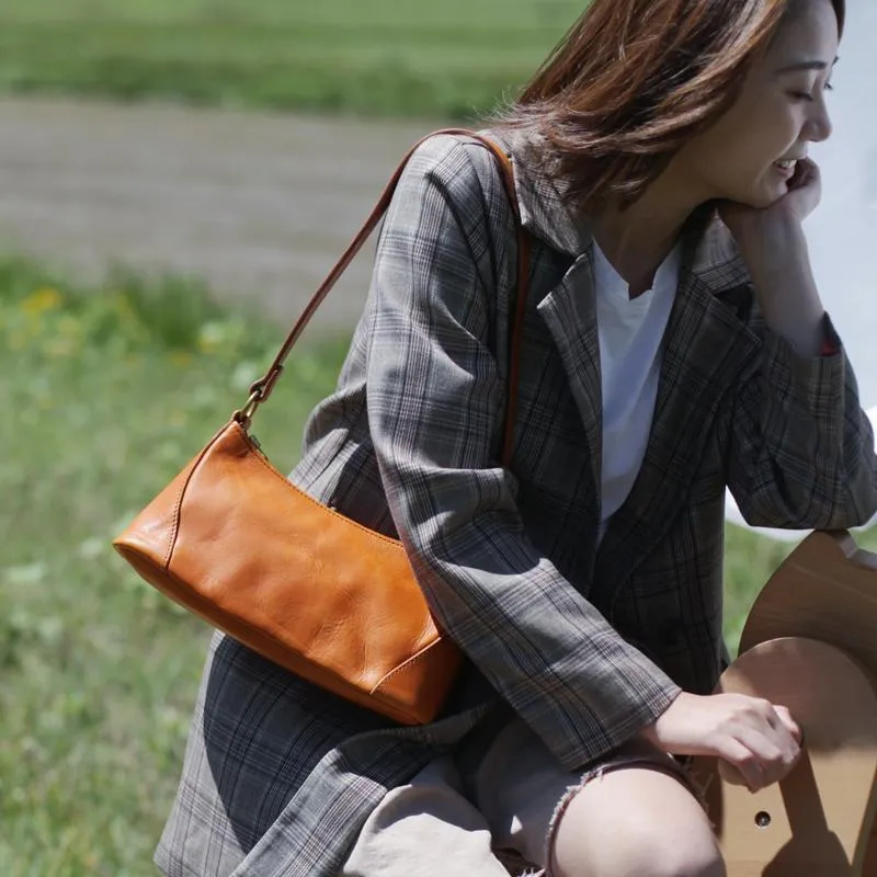 Fashion Brown Leather Women's Small Leather Under Shoulder Bag Trendy Crossbody Purse
