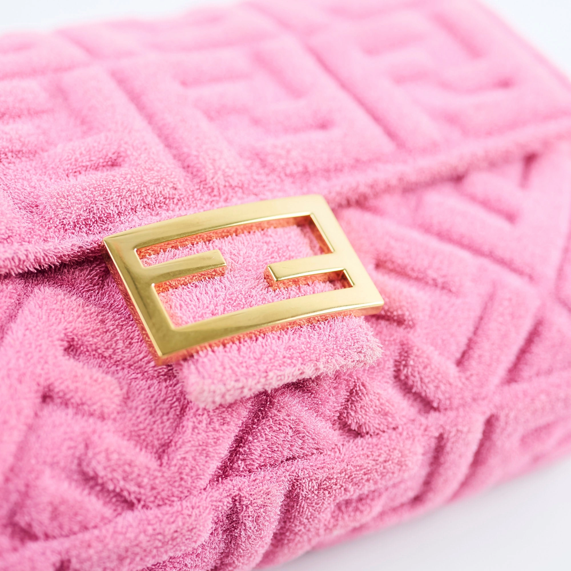 Fendi FF Baguette Medium Pink