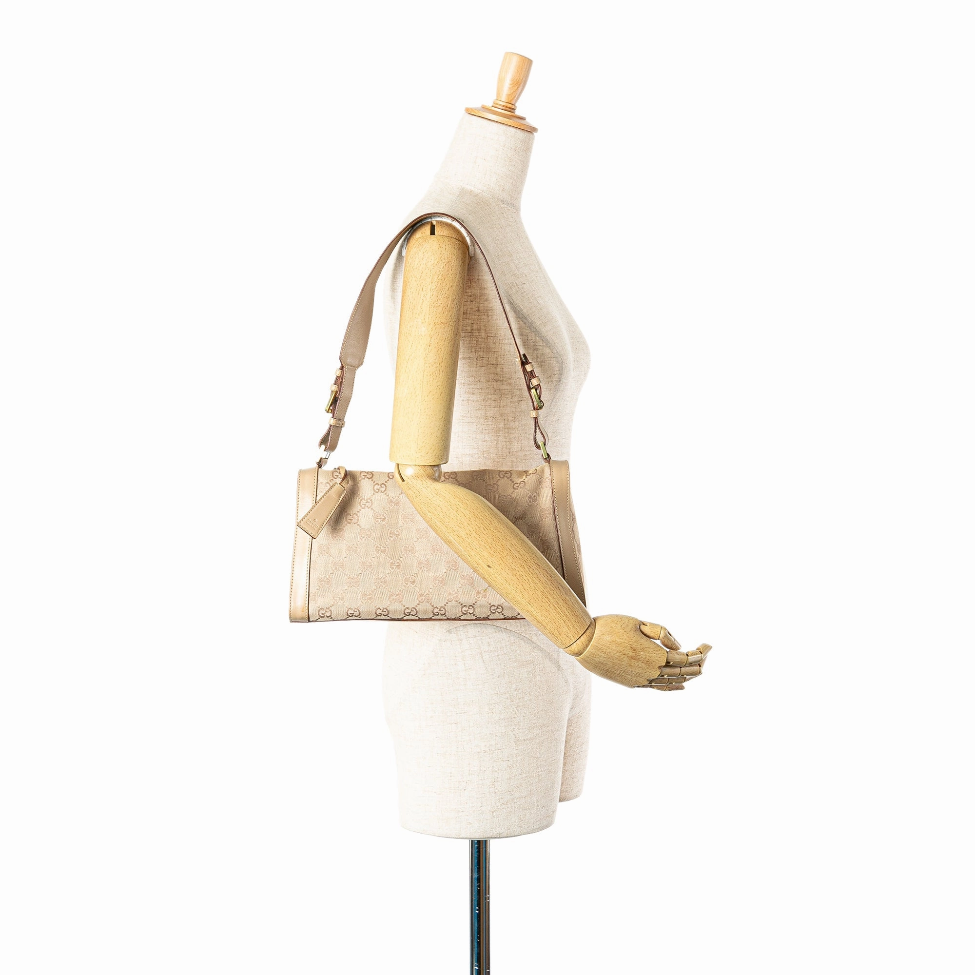 GG Canvas Shoulder Bag