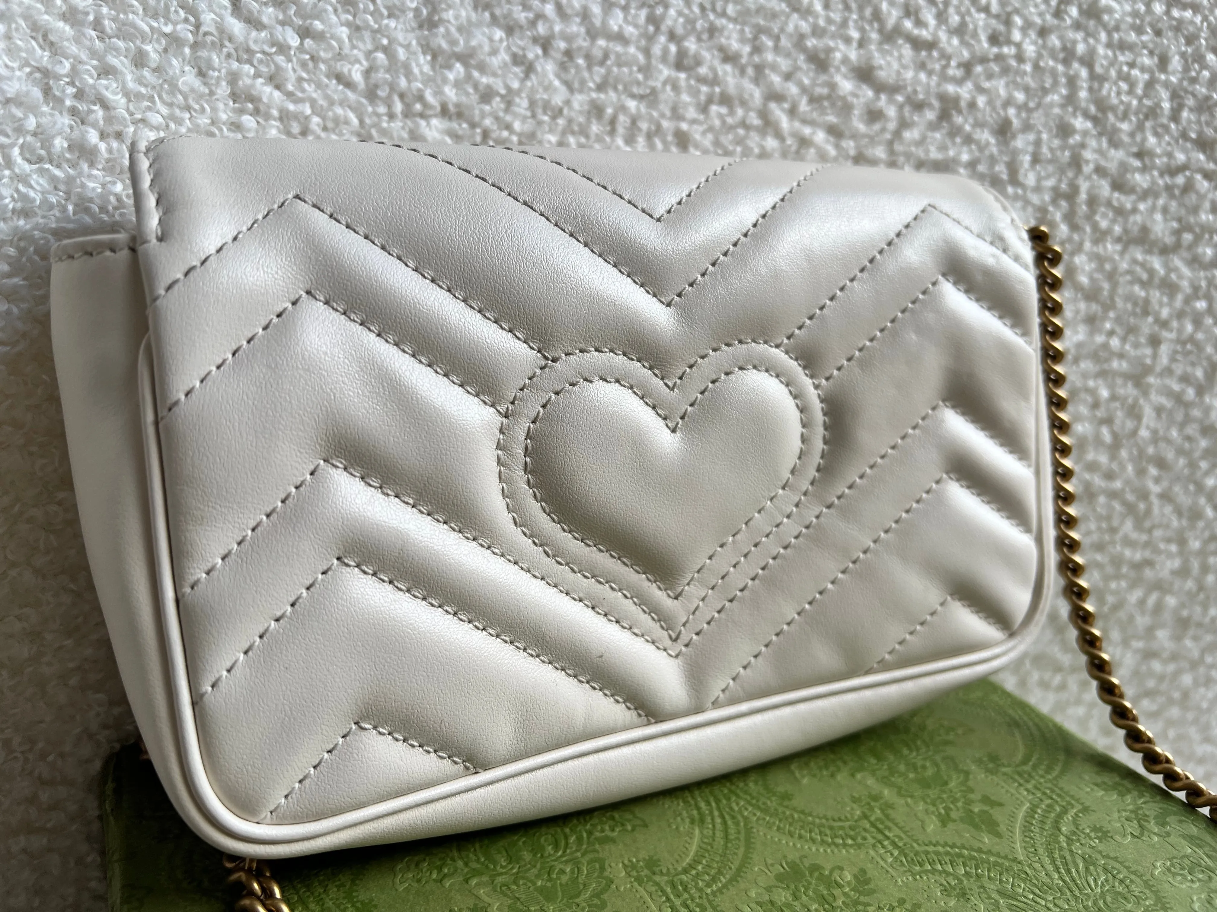 Gucci GG White Marmont Super Mini Shoulder Bag (RRP ??985)