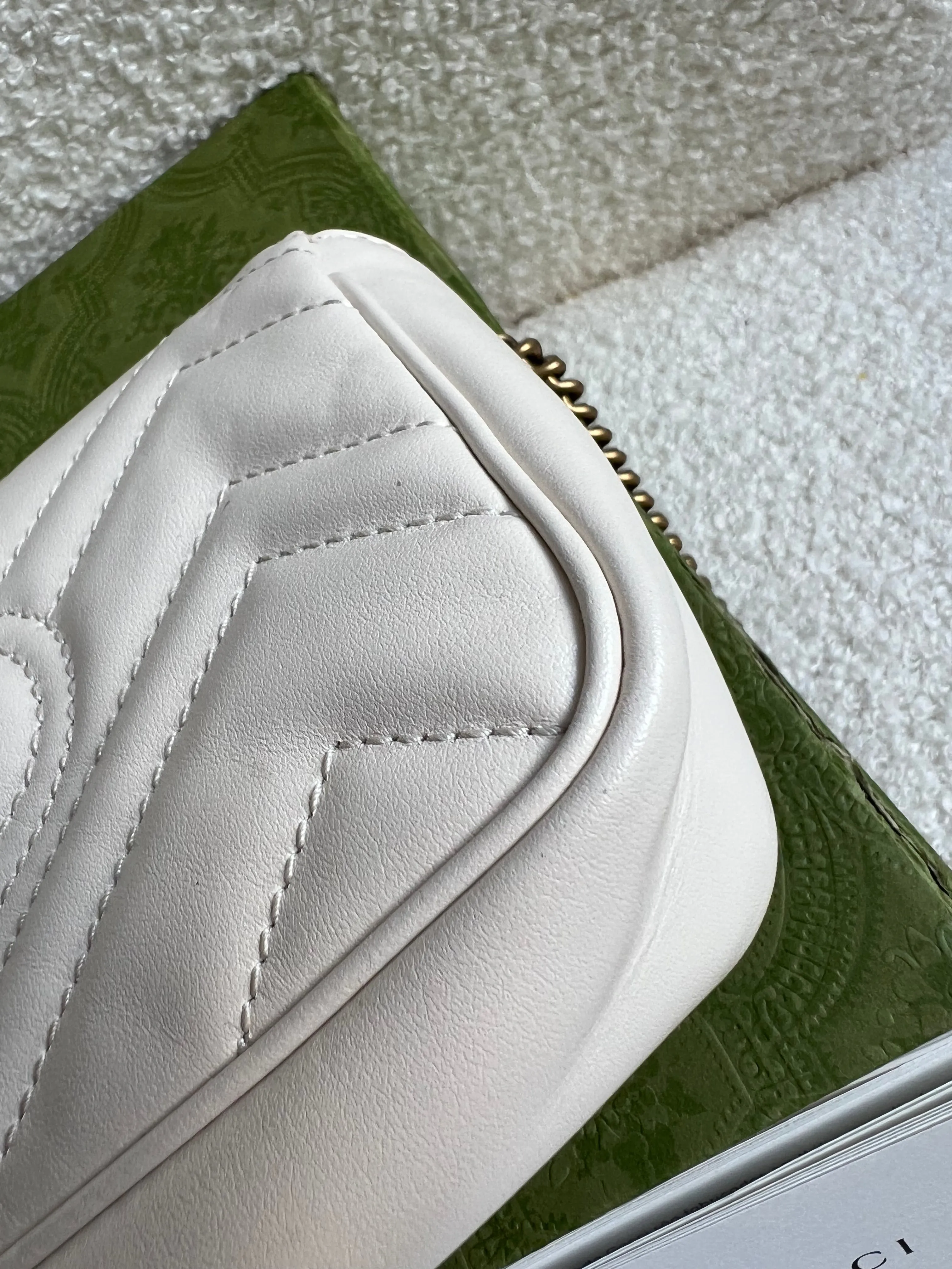 Gucci GG White Marmont Super Mini Shoulder Bag (RRP ??985)