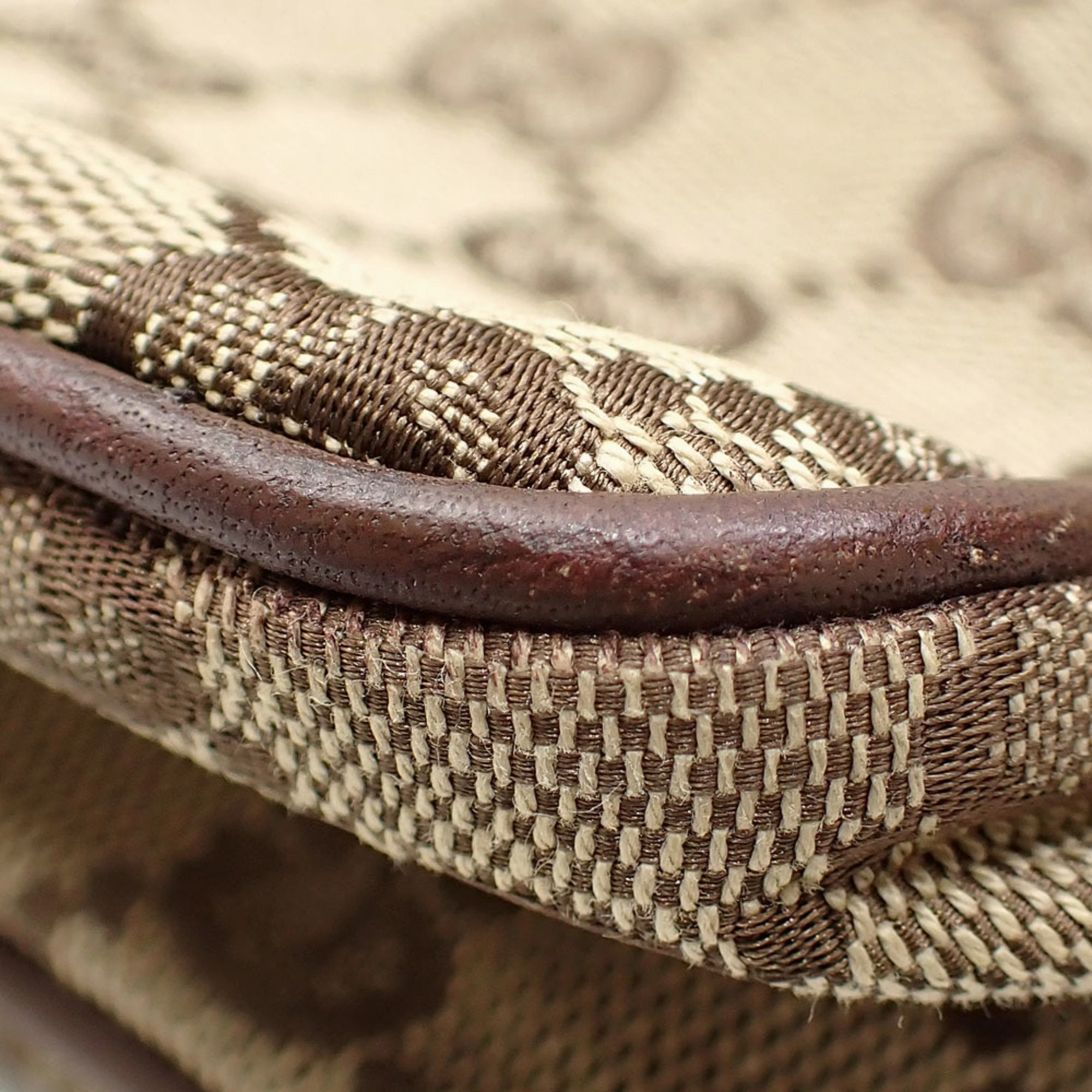 Gucci   Gg Canvas Leather Shoulder Bag (Pre-Owned)