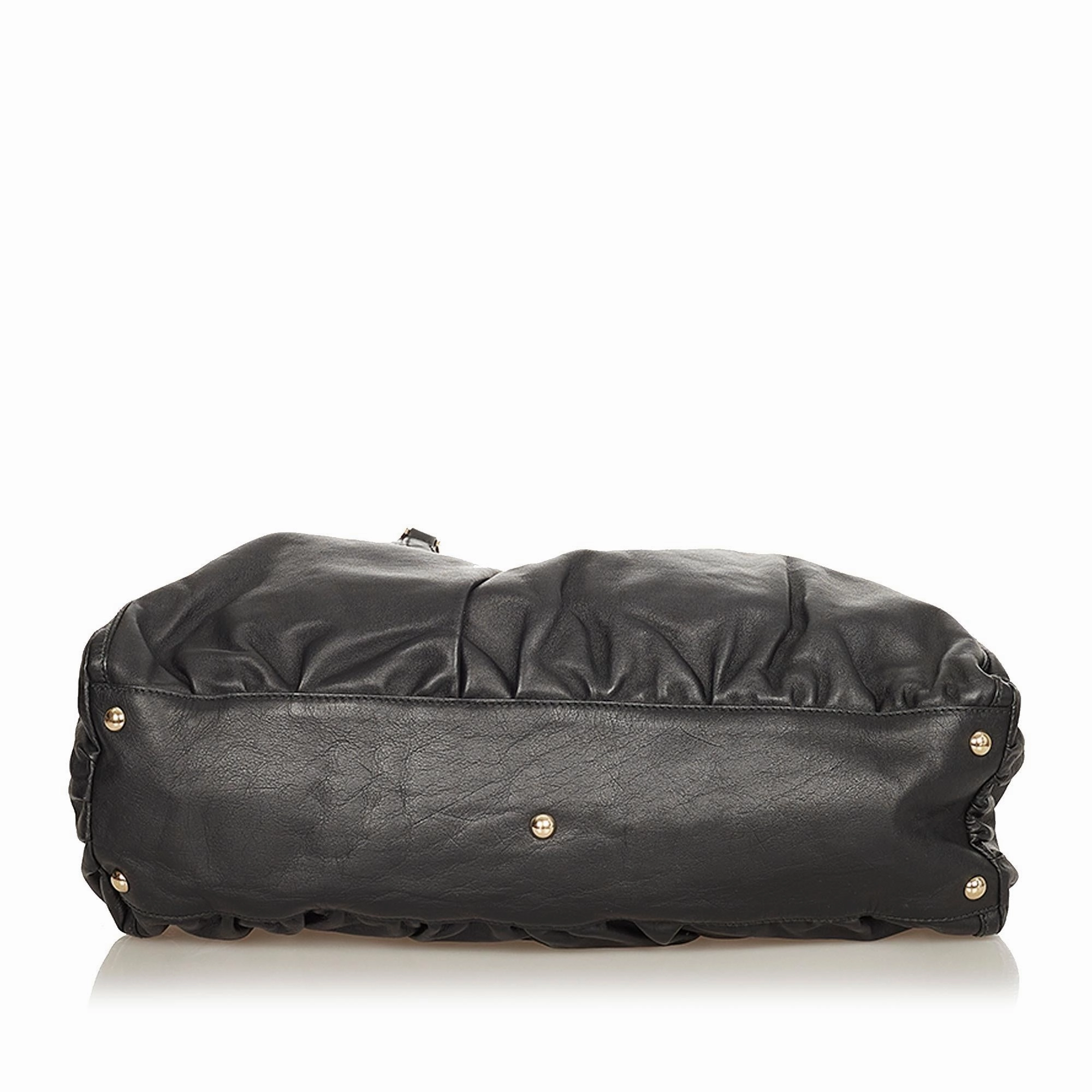 Gucci Abbey Leather Shoulder Bag (SHG-31858)