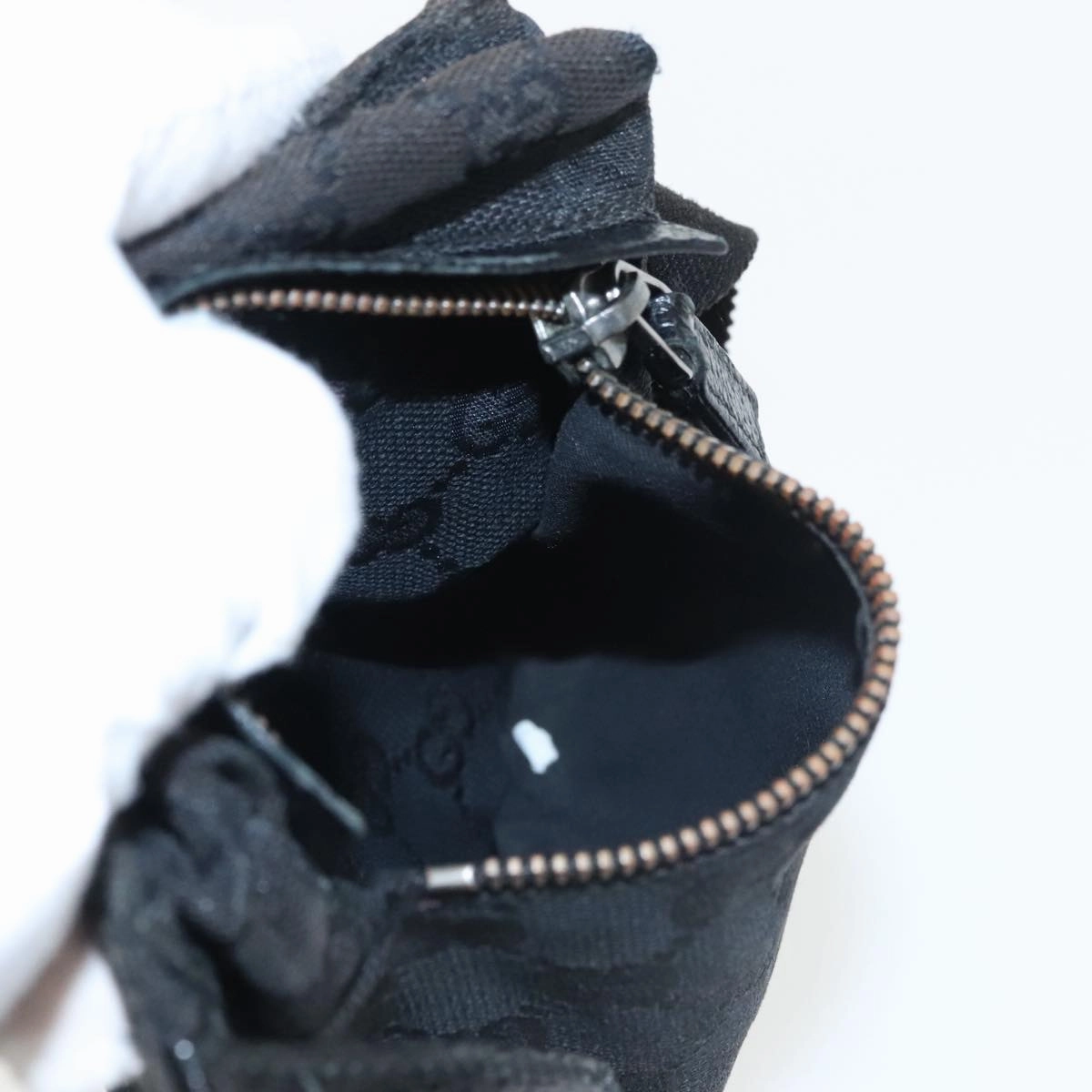 Gucci Black Canvas Shoulder Bag ()