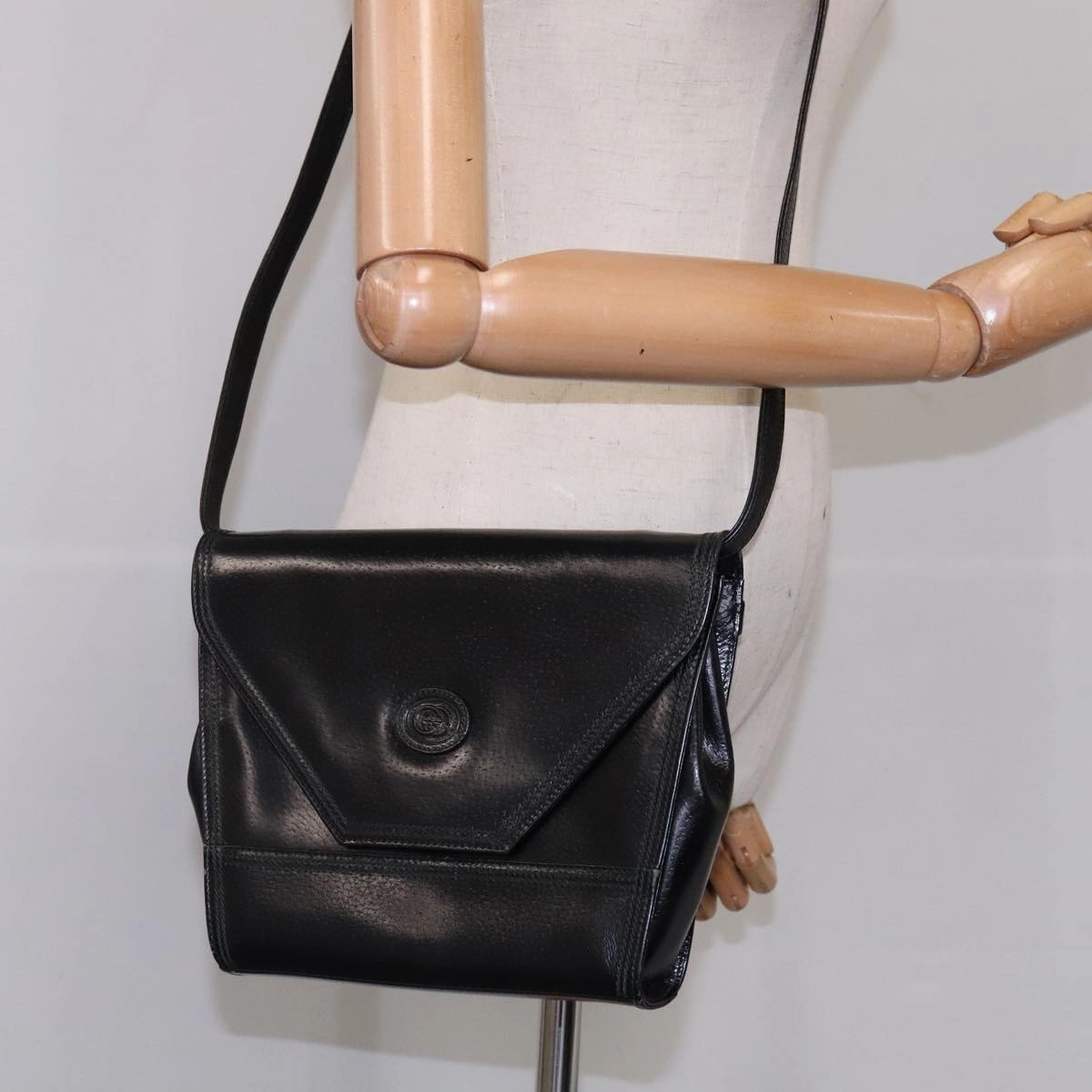 Gucci Black Leather Shoulder Bag ()