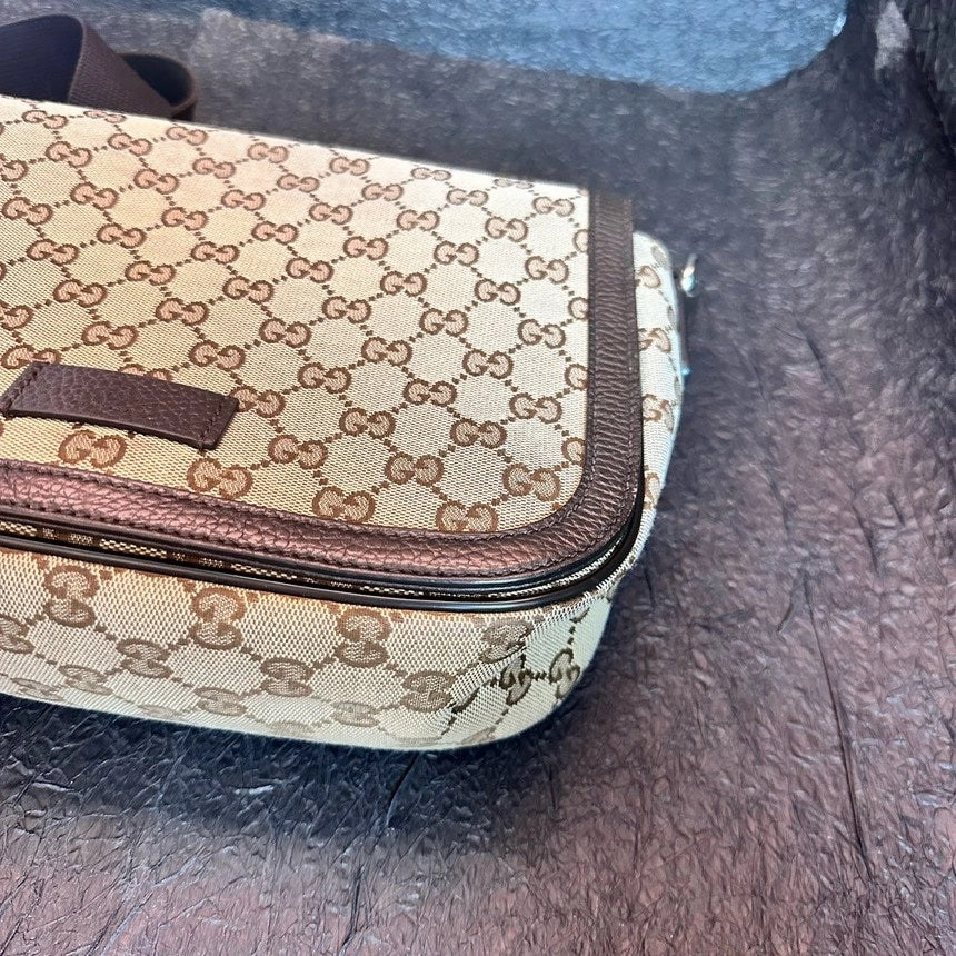 Gucci Classic One-Shoulder Beige Crossbody Bag