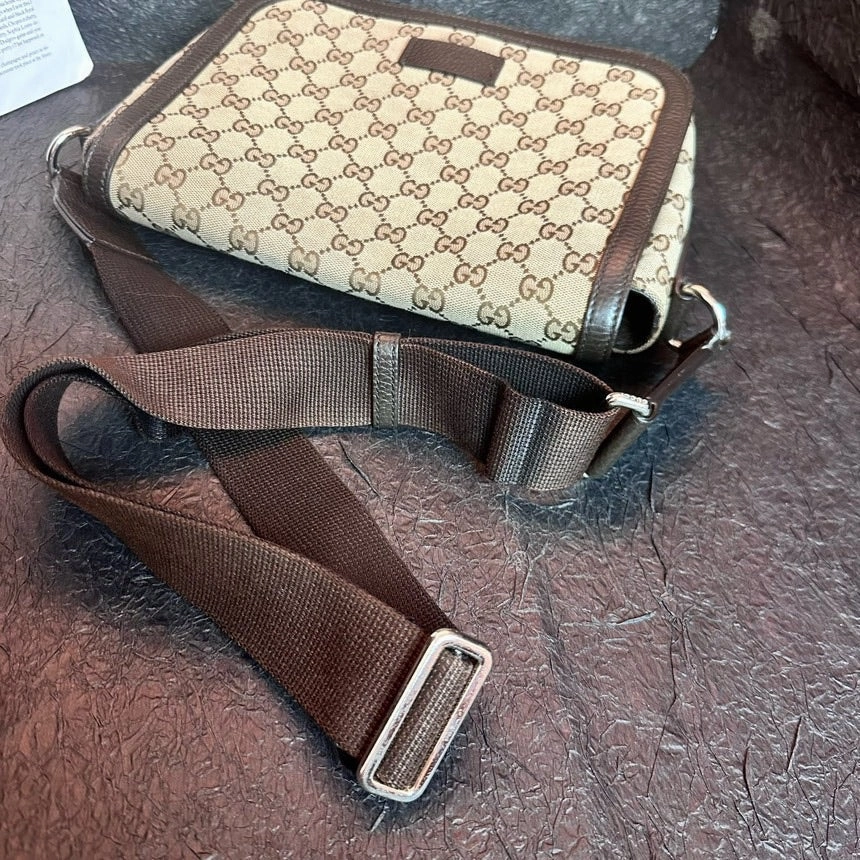 Gucci Classic One-Shoulder Beige Crossbody Bag