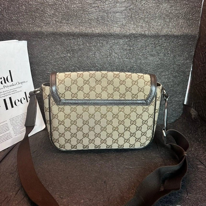 Gucci Classic One-Shoulder Beige Crossbody Bag