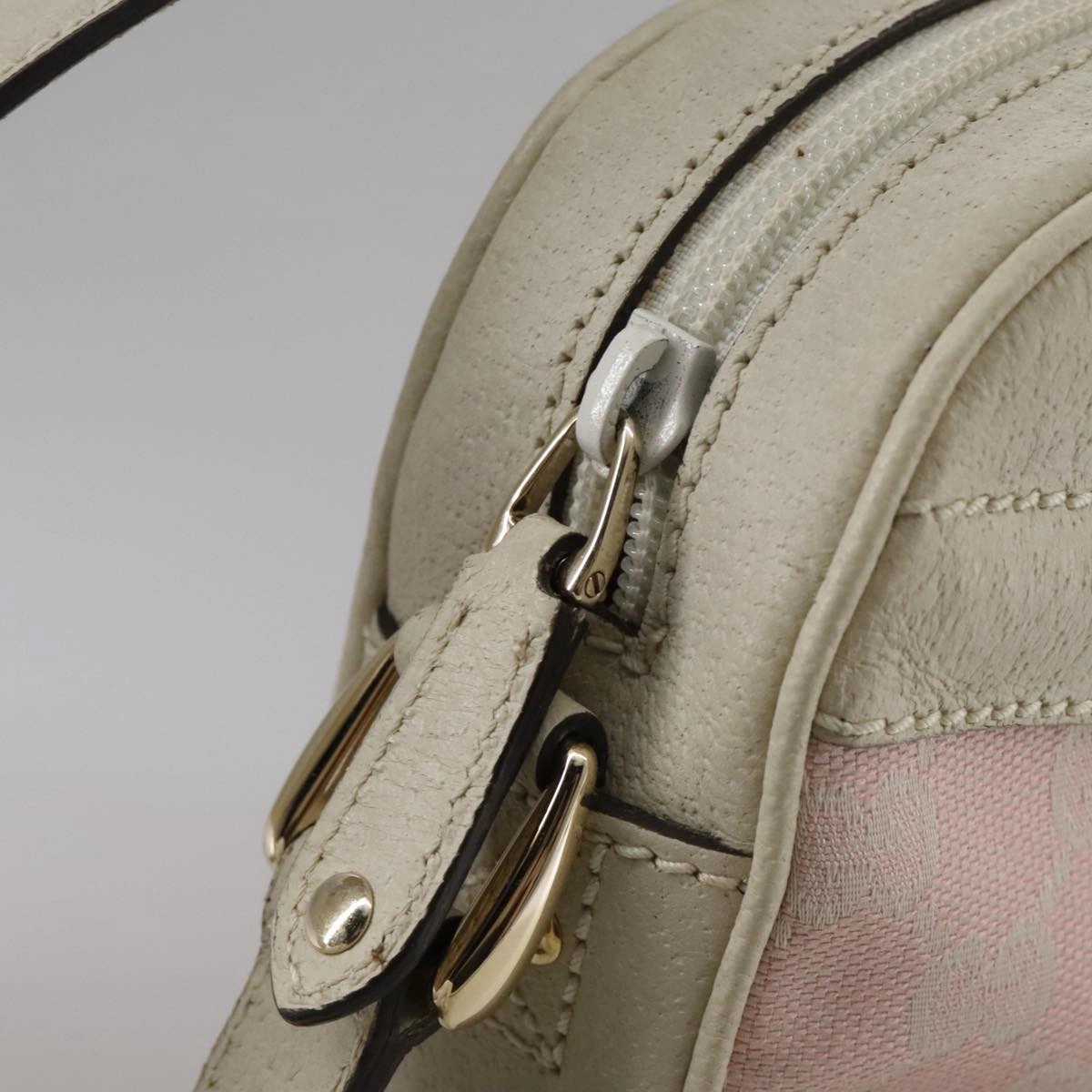 Gucci Crest Pink Leather Shoulder Bag ()