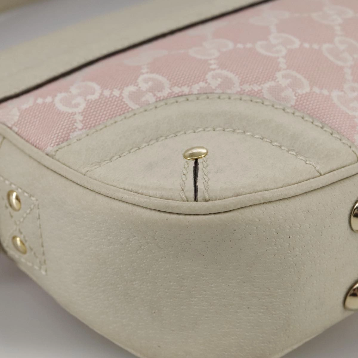 Gucci Crest Pink Leather Shoulder Bag ()