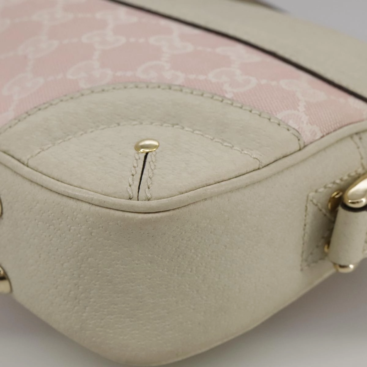 Gucci Crest Pink Leather Shoulder Bag ()