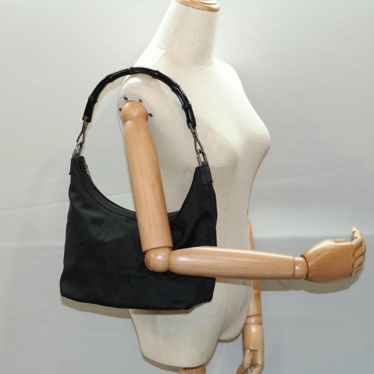 GUCCI GG Canvas Bamboo Shoulder Bag Black 000 0531 002058  ep1777