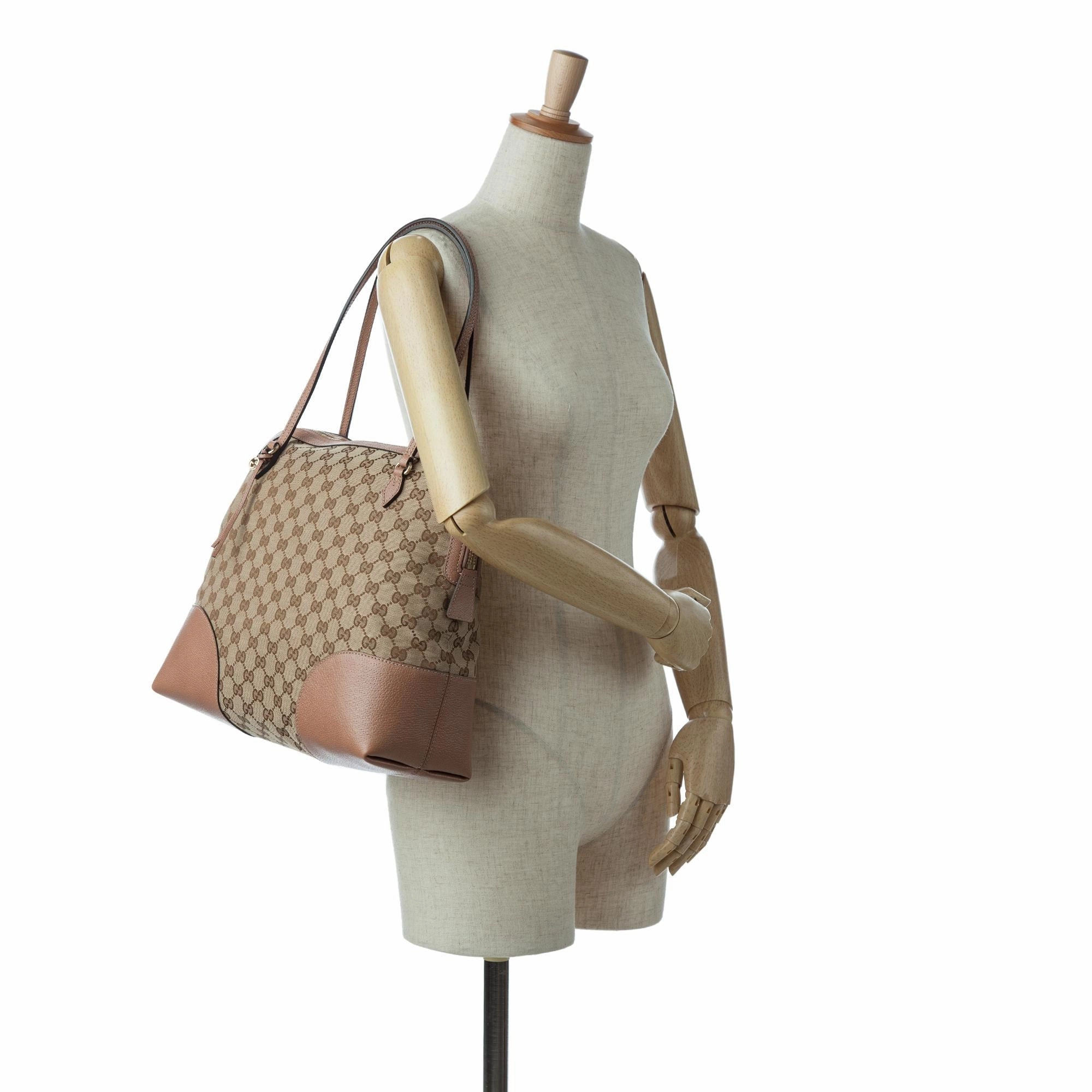 Gucci GG Canvas Bree Shoulder Bag (SHG-peTxRU)