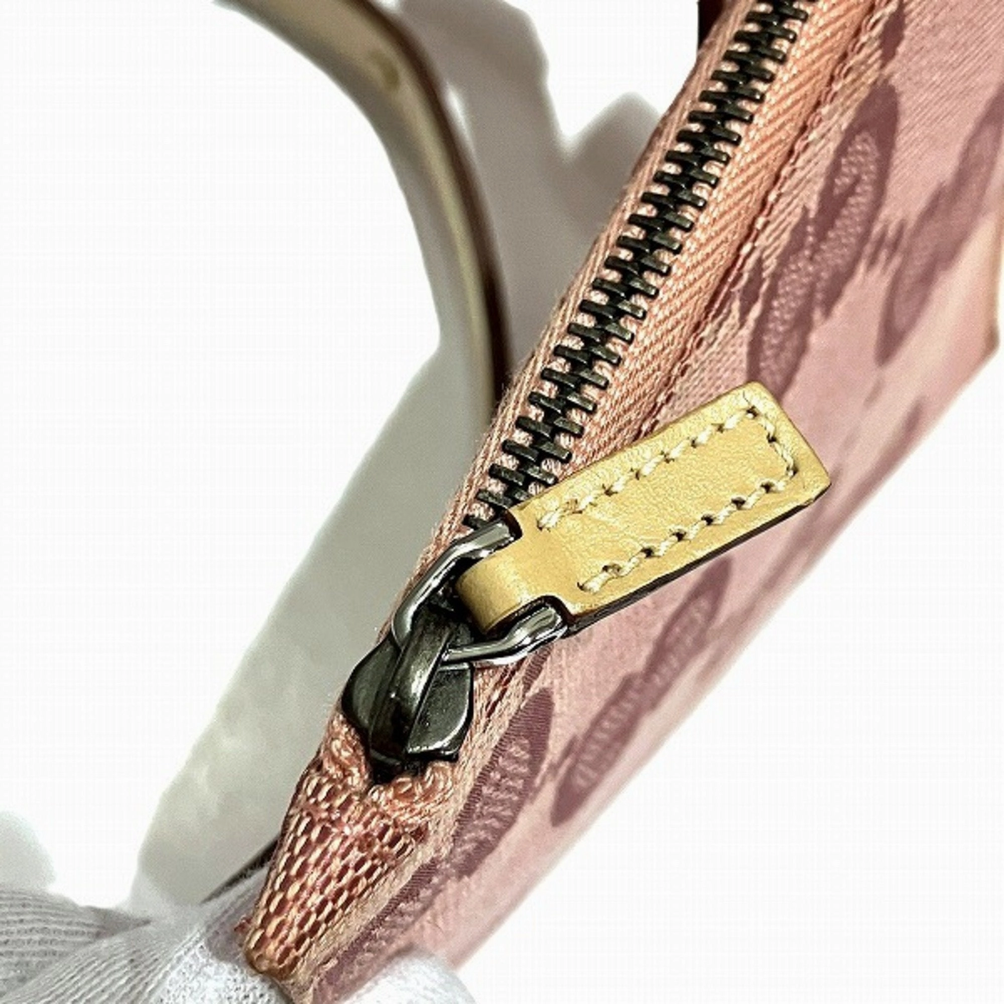 Gucci Gg Canvas  Canvas Shoulder Bag ()