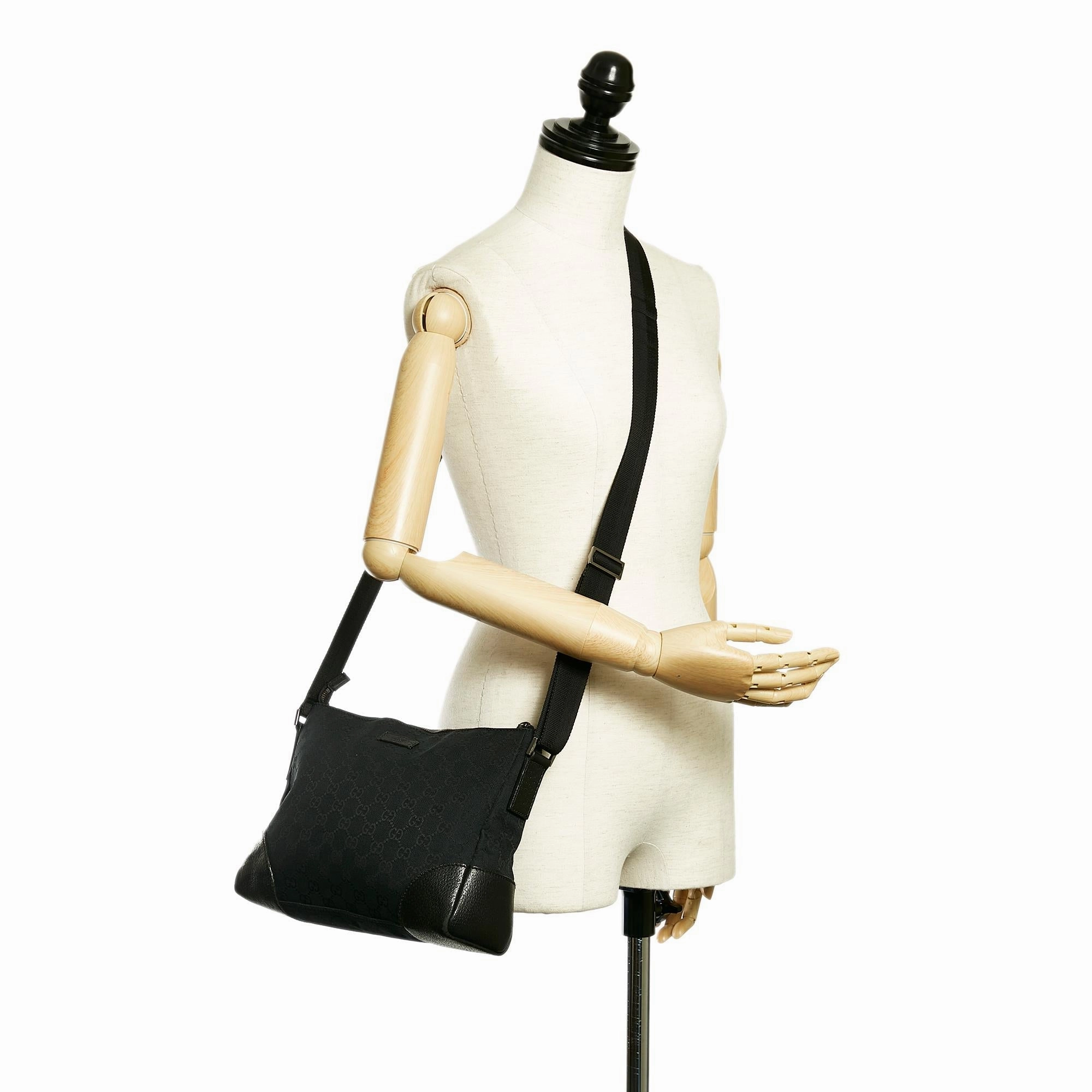 Gucci GG Canvas Crossbody Bag (SHG-31768)