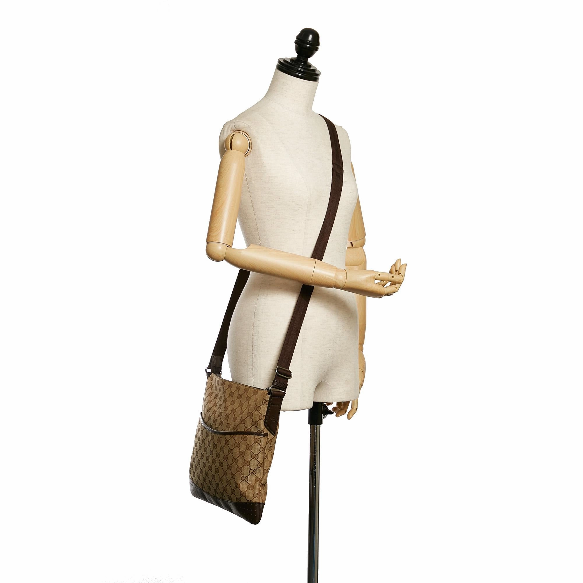 Gucci GG Canvas Crossbody Bag (SHG-32218)